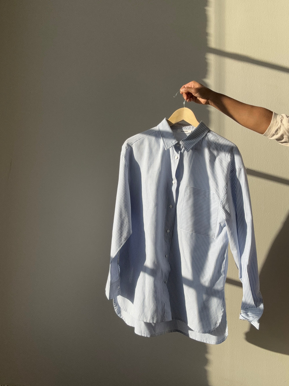 Charlie Cotton Classic Striped Button Down In White Blue