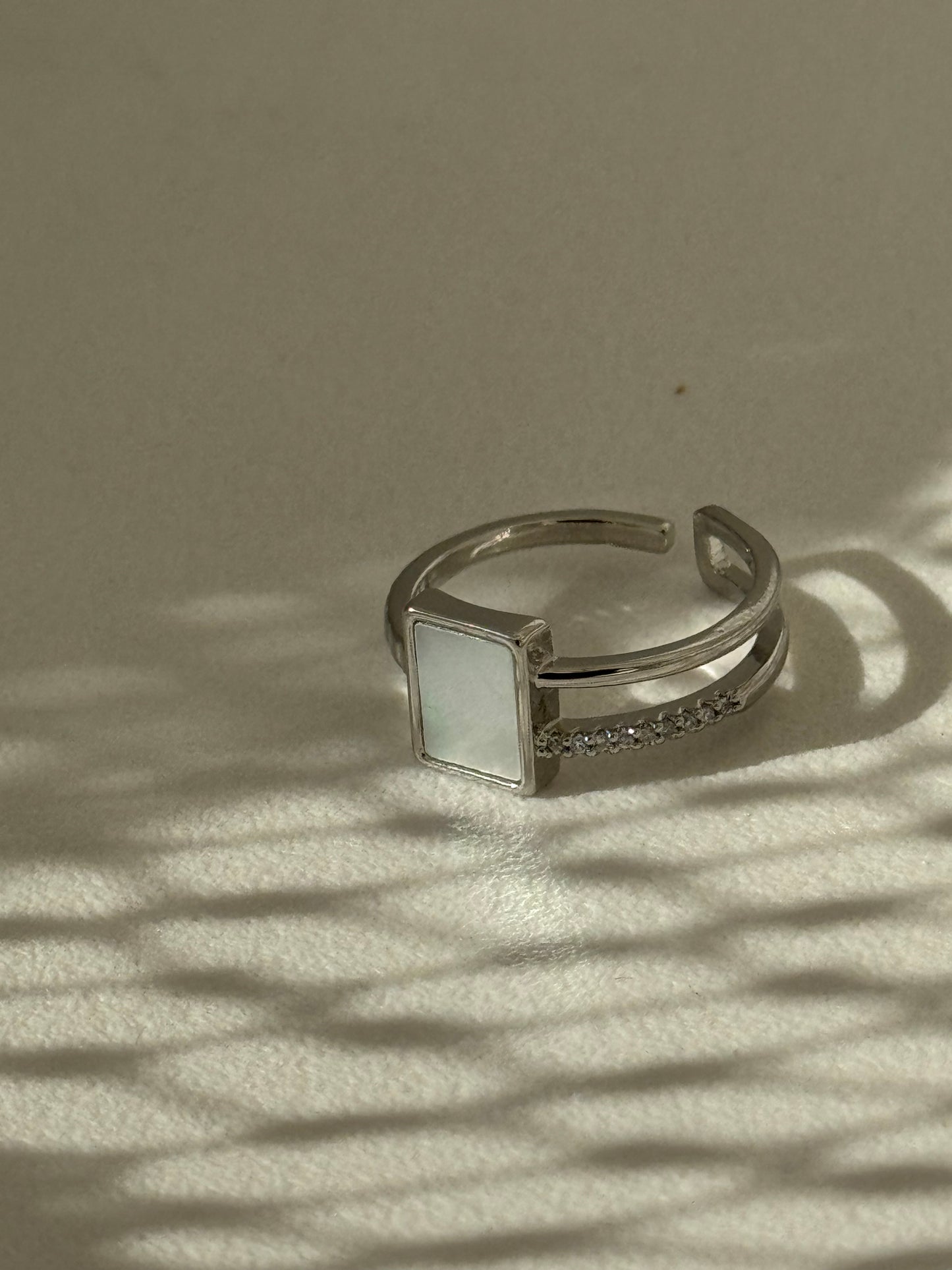 Danielle Mother Of Pearl & Charm Ring In Ivory Silver￼
