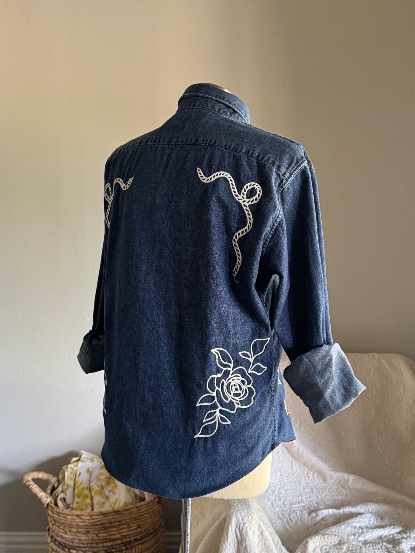 Lawrence Handcrafted Embroidered Cropped Button Down