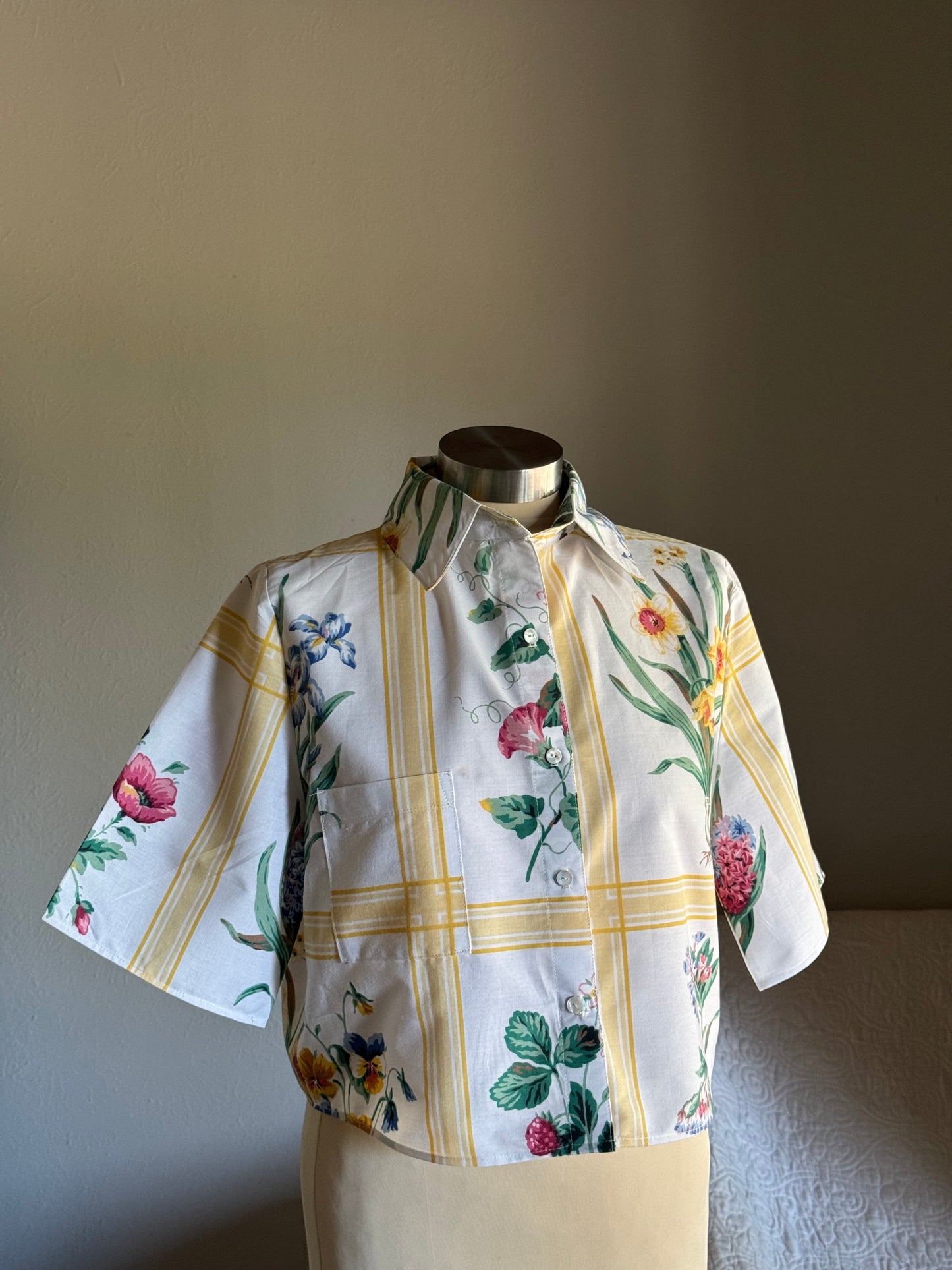 Judy Handcrafted Cropped Button Down￼