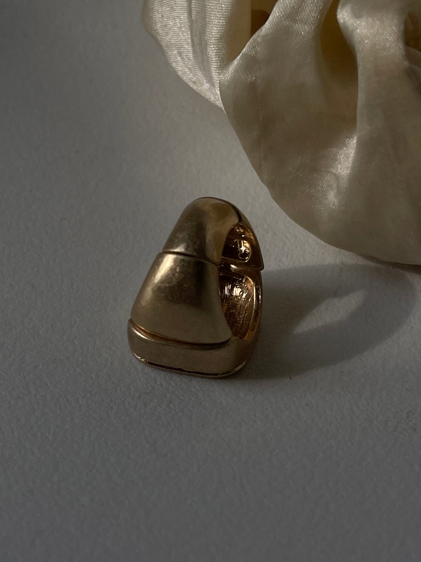 Mabel Classics Class Ring In Matte Gold