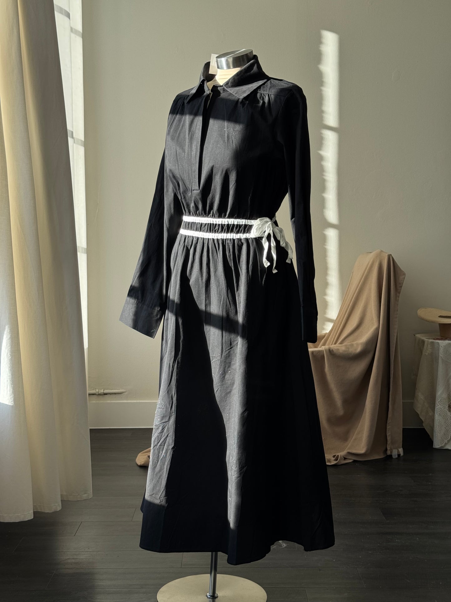 Rhonda Cotton Modern Midi Dress In Black