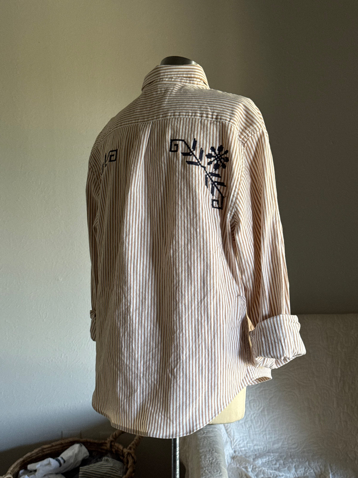 Lawrence Handcrafted Embroidered Cropped Button Down