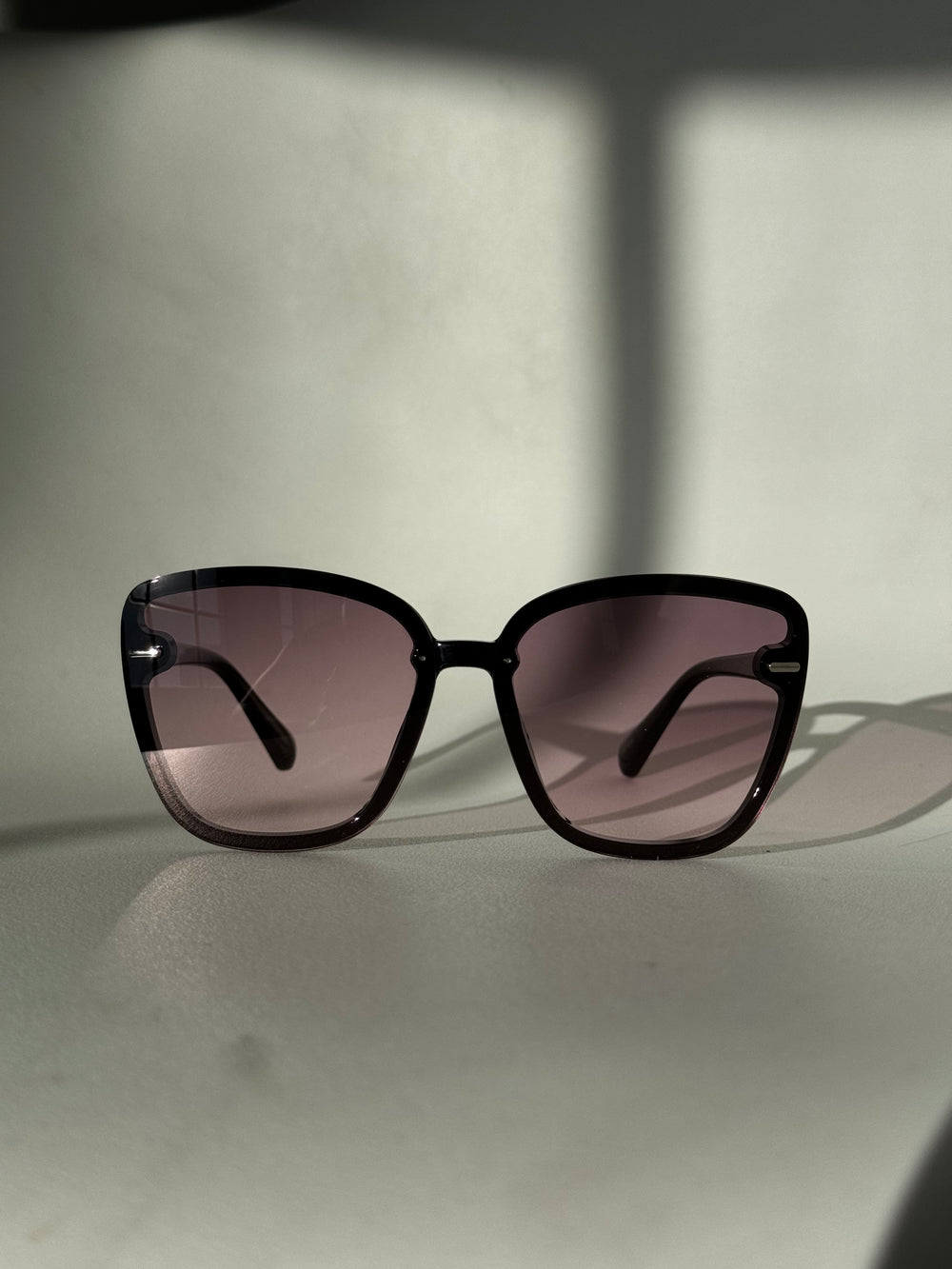 Cherie 70s Style Sunglasses in Blush