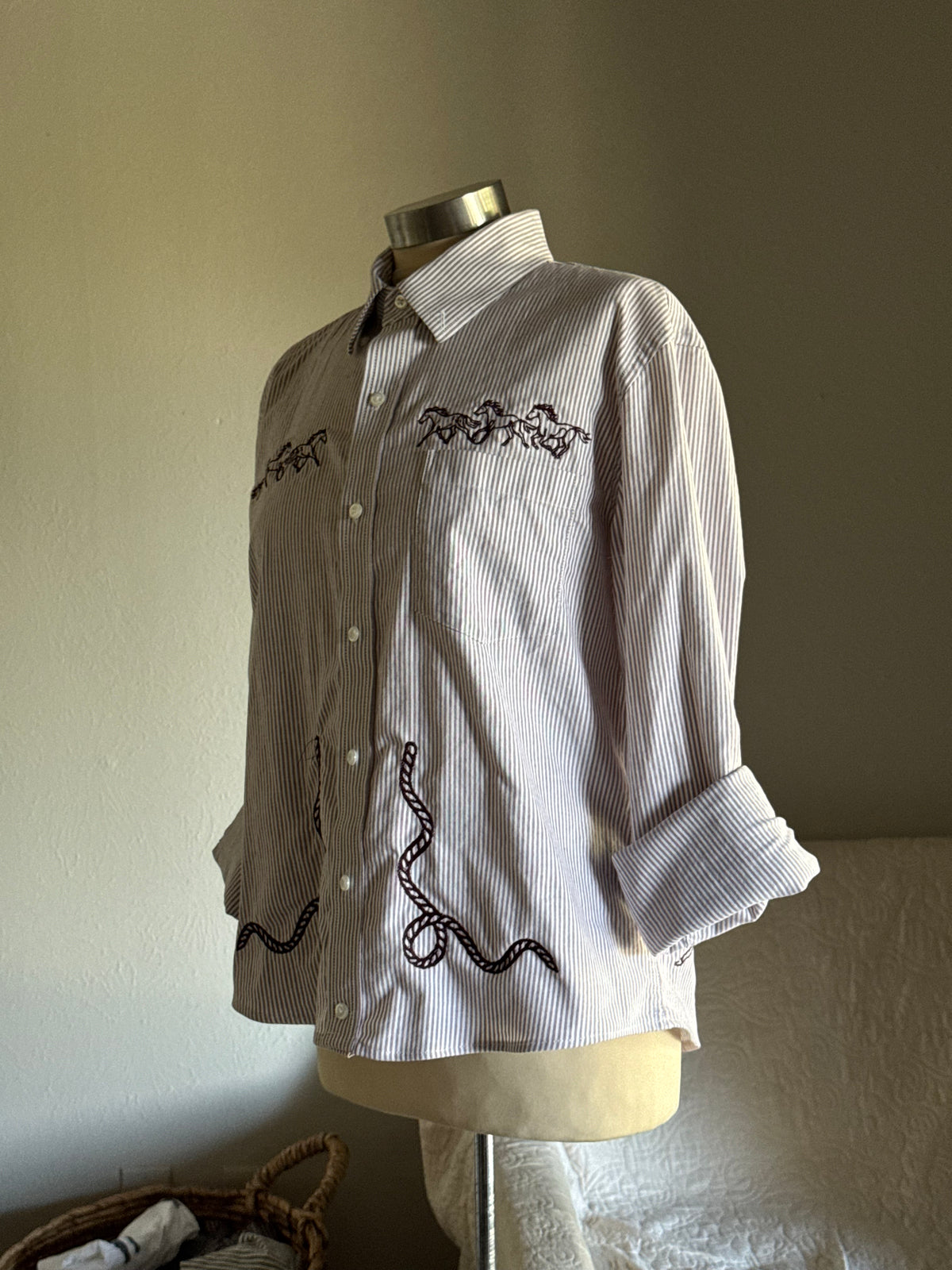 Lawrence Handcrafted Cropped Embroidered Button Down