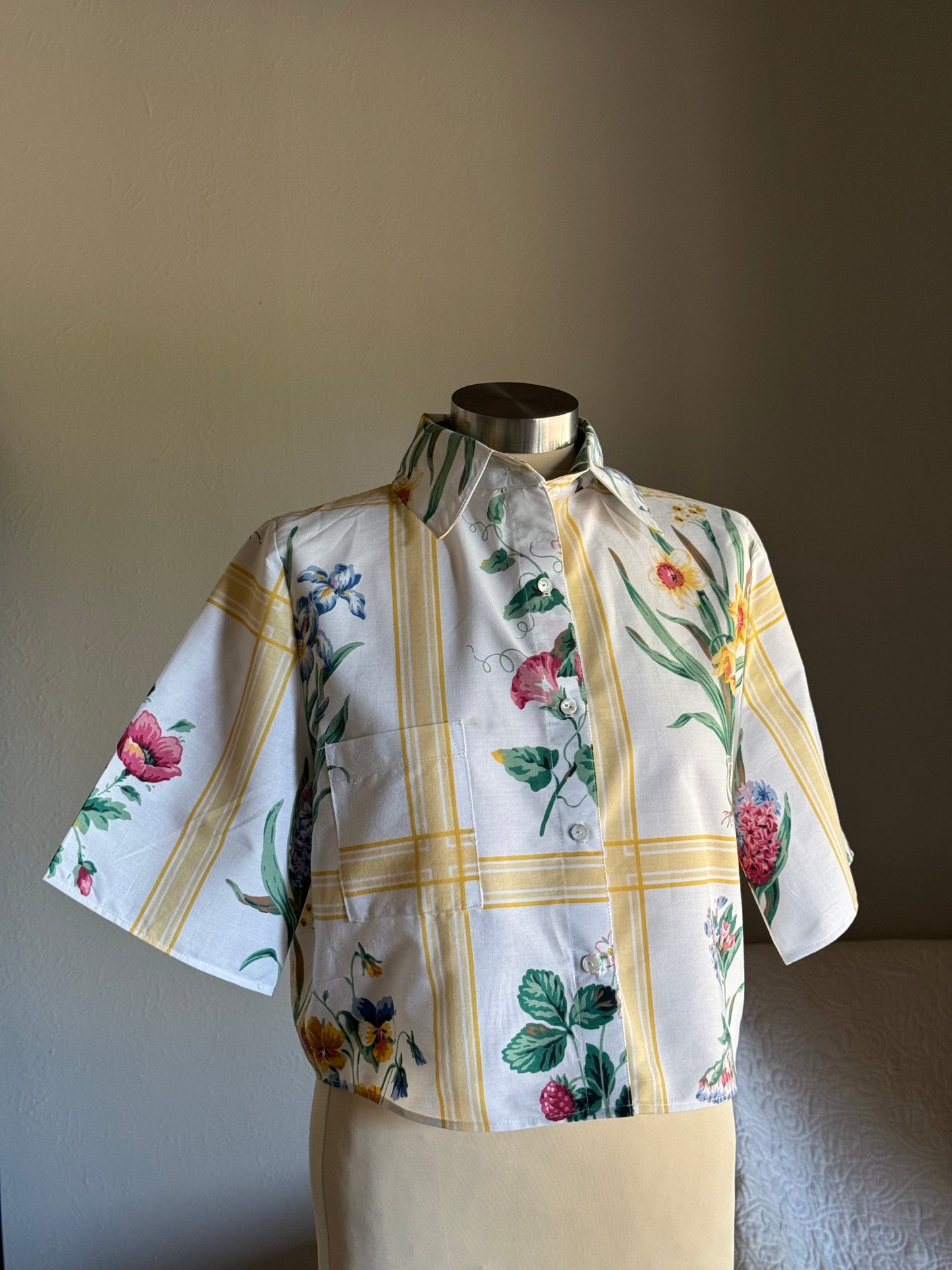 Judy Handcrafted Cropped Button Down￼