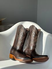 Abby Classic Genuine Leather Boot In Cafe