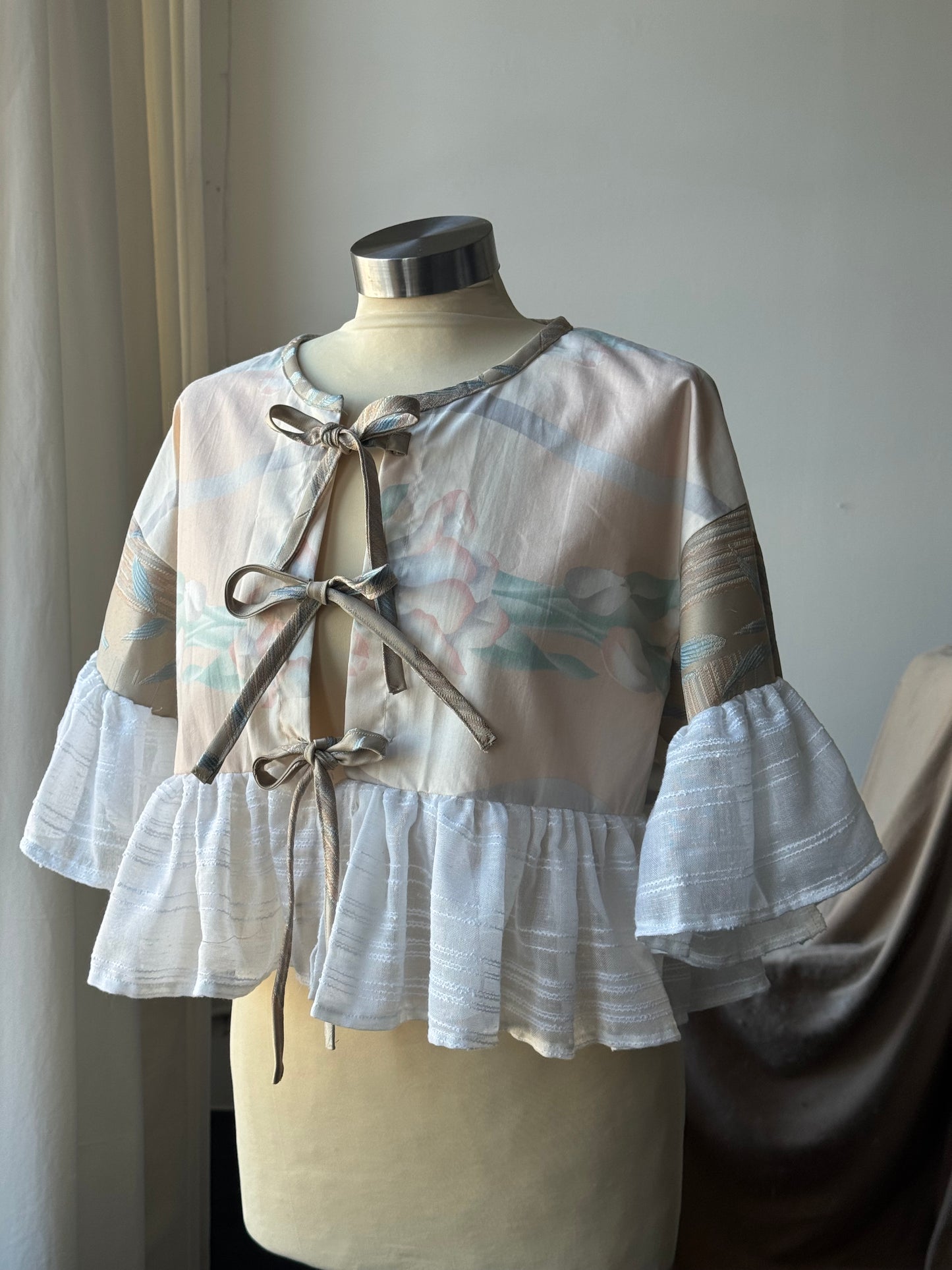 Dorothy Handcrafted Vintage Ruffle Tie Top In 80s Wallpaper