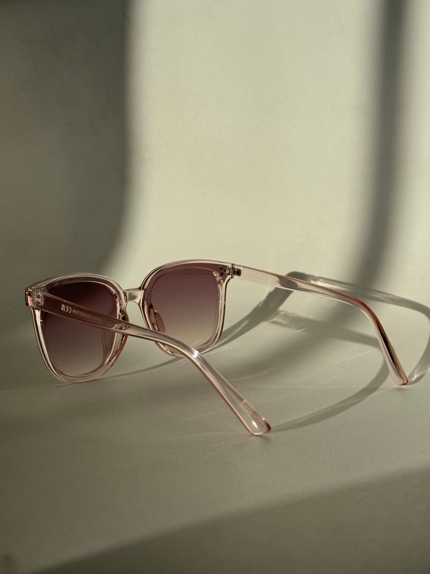 Dave Tri Stud Classic Sunglasses In Blush