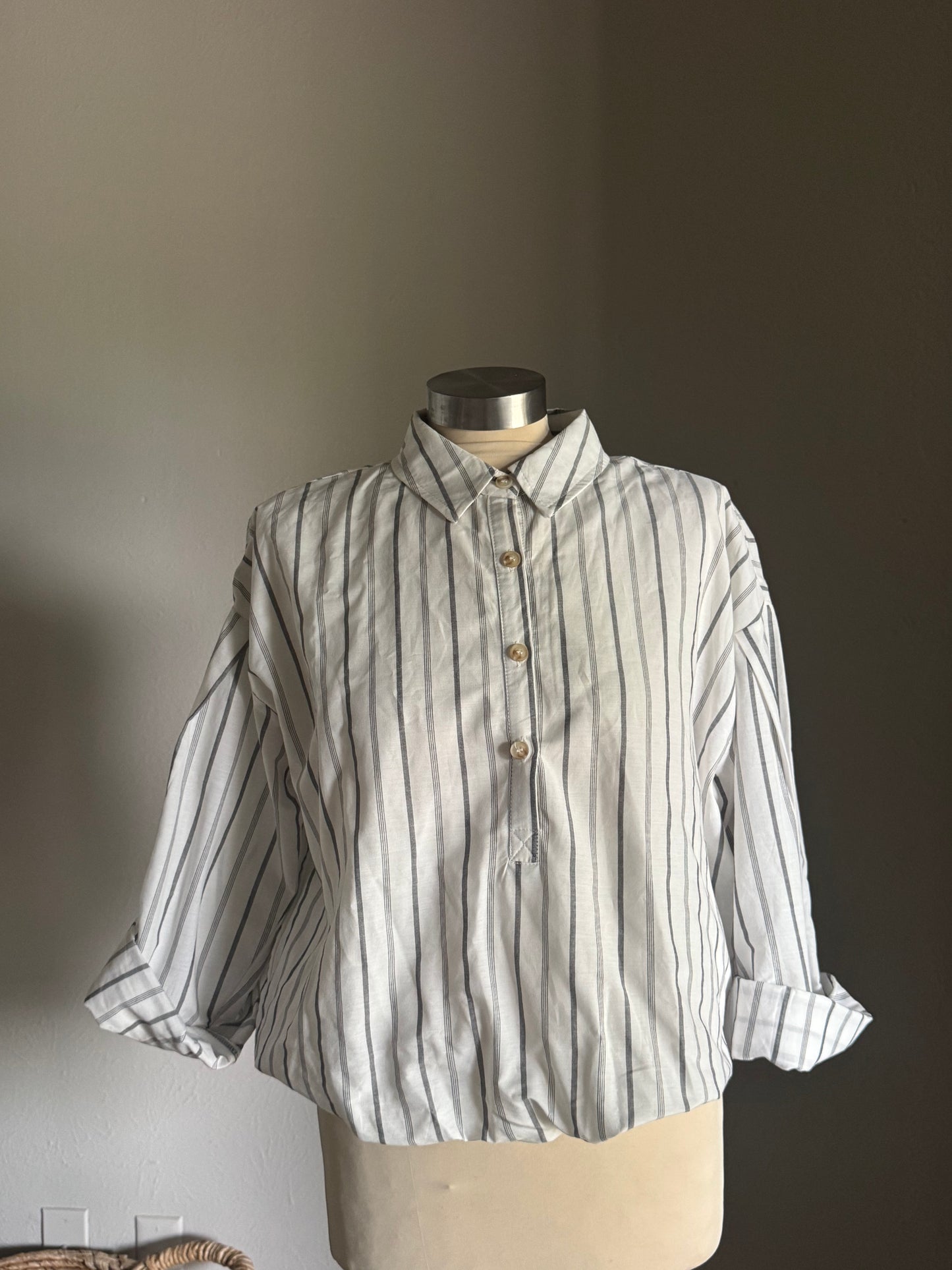 Papa Cotton Striped Cropped Shirt