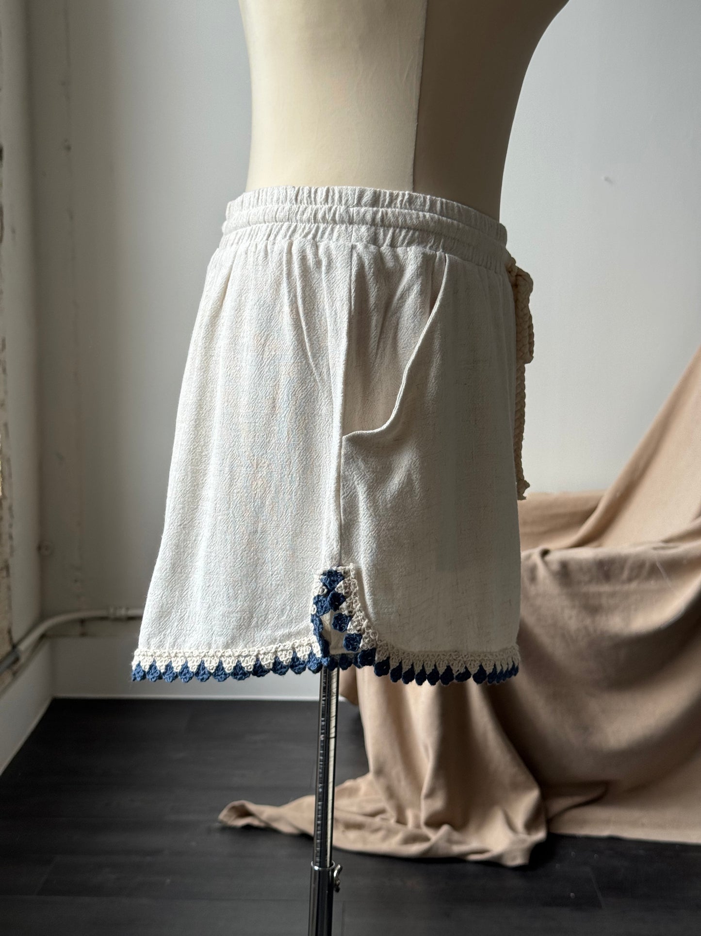 Stacy Linen Crochet Shorts In Natural ￼