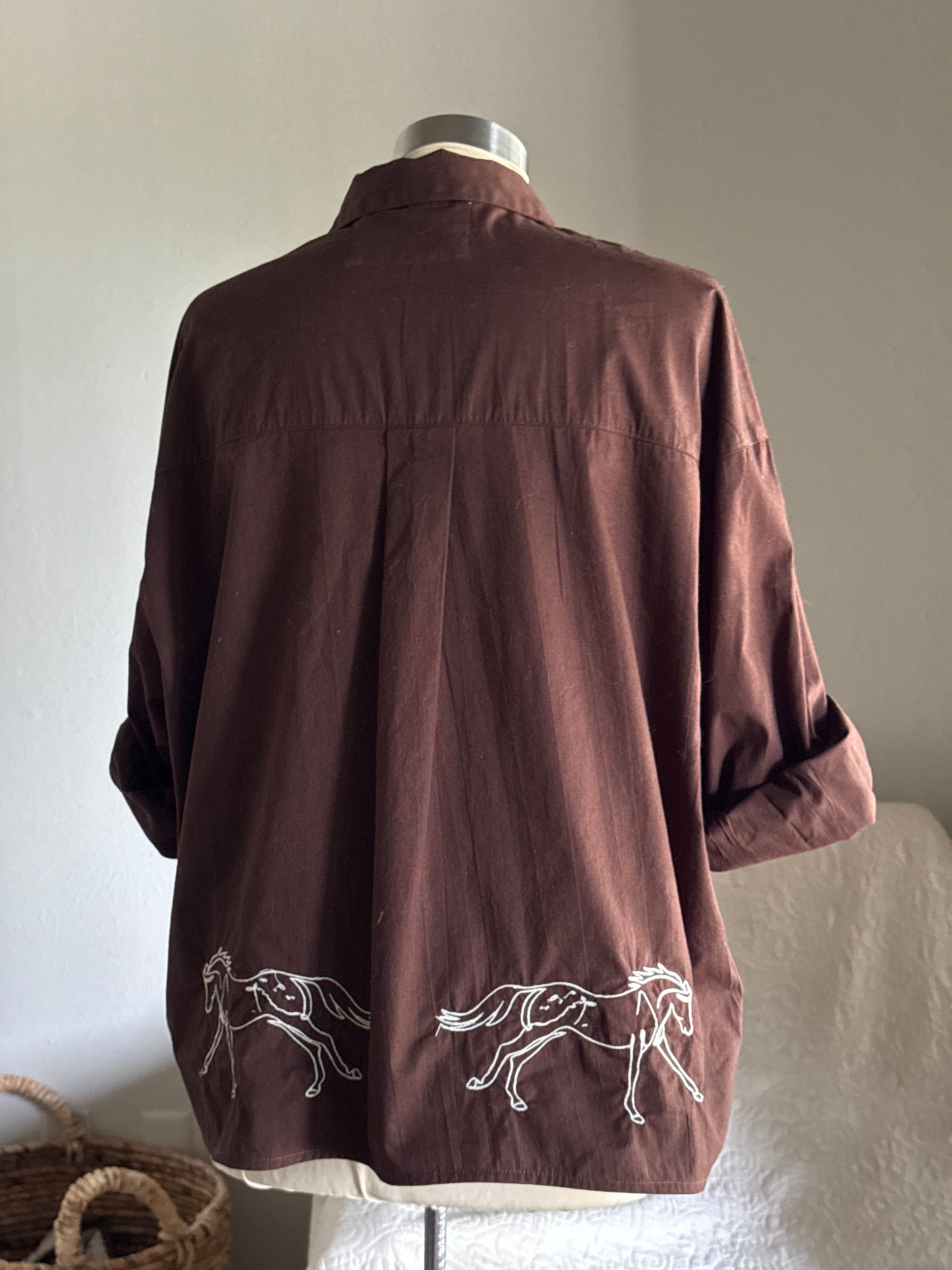 Lawrence Handcrafted Cropped Cotton Button Down Long Sleeve In Chocolate