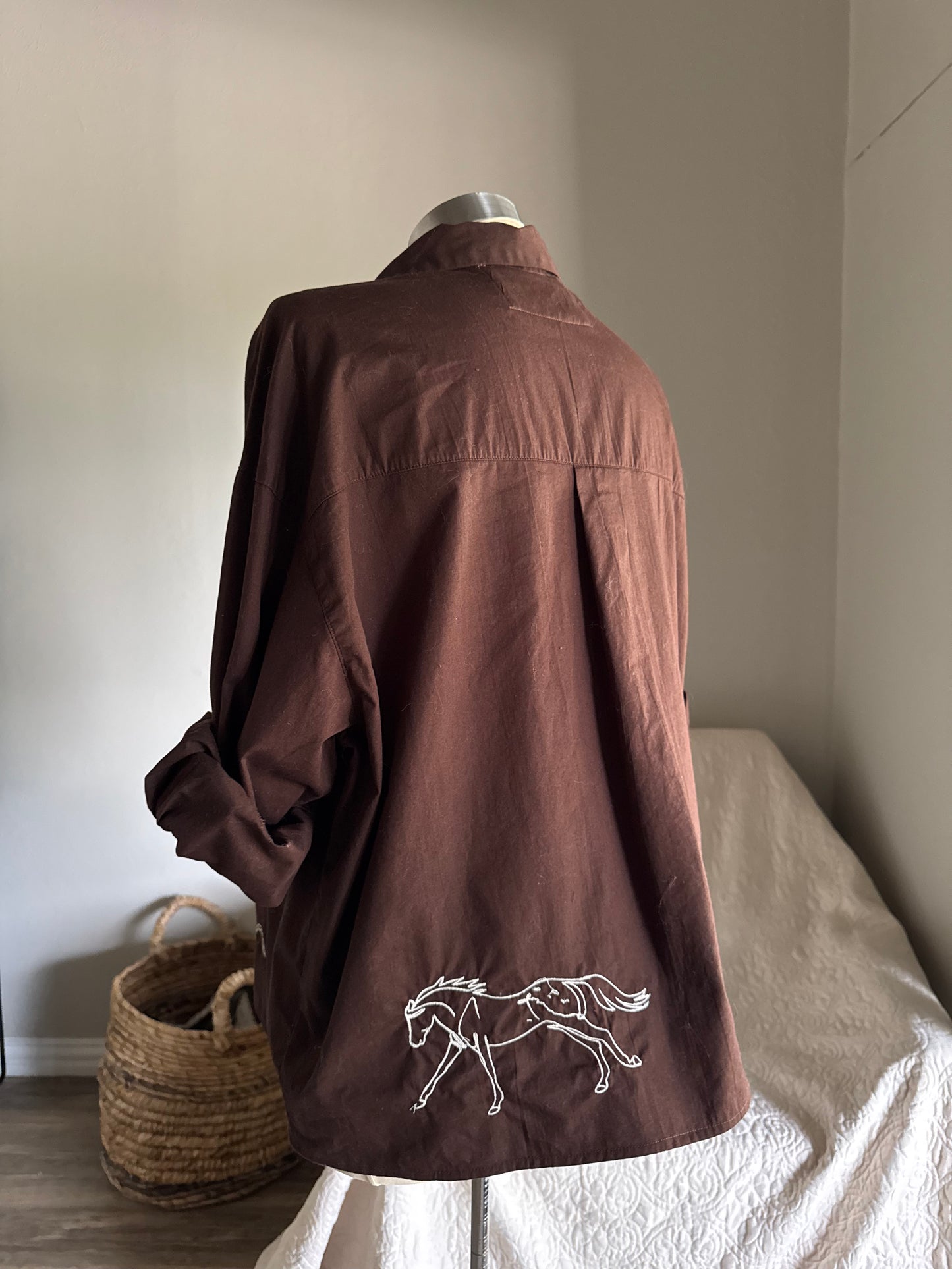 Lawrence Handcrafted Cropped Cotton Button Down Long Sleeve In Chocolate