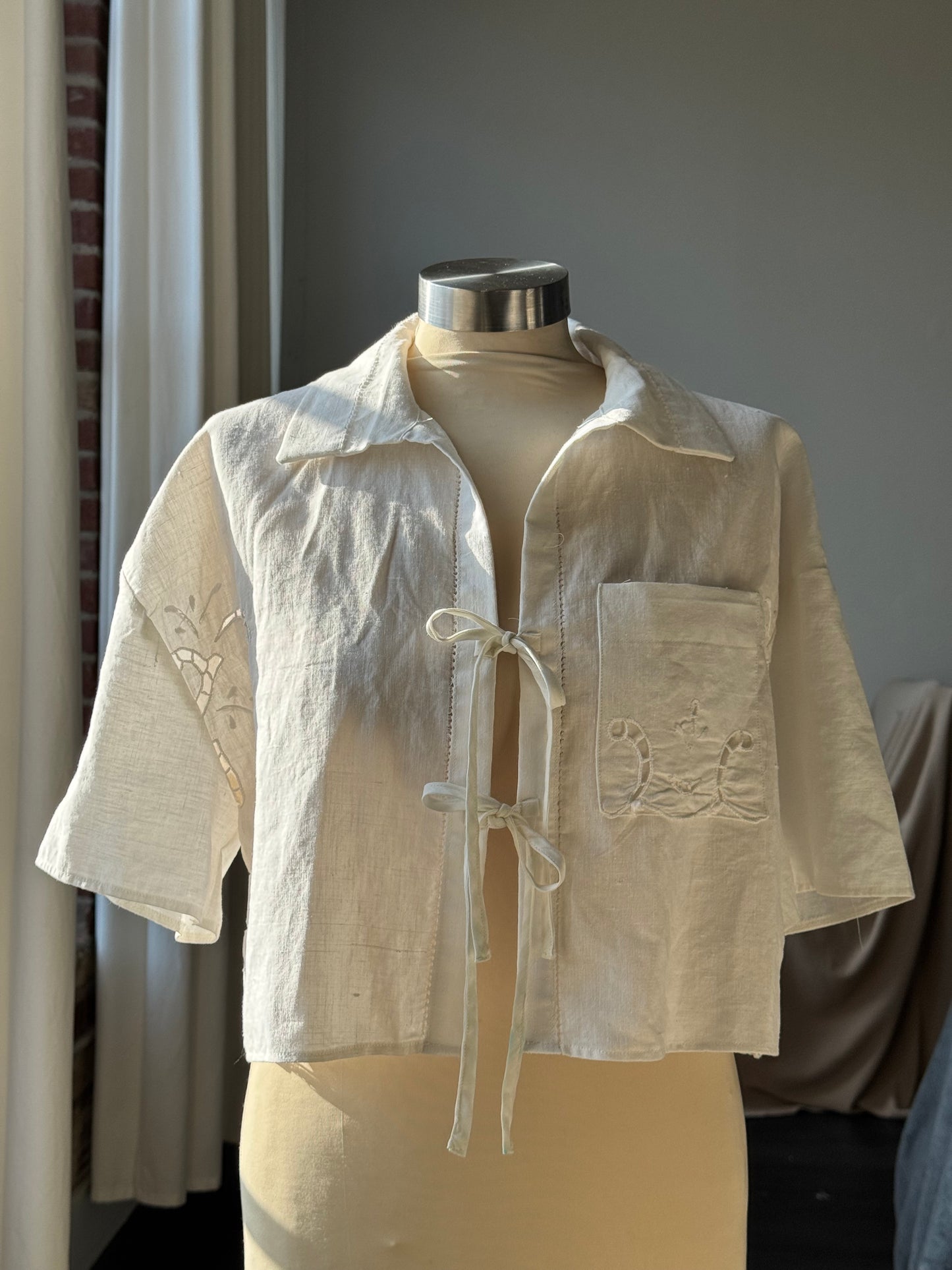 Judy Handcrafted Vintage Tie Front Top In Linen