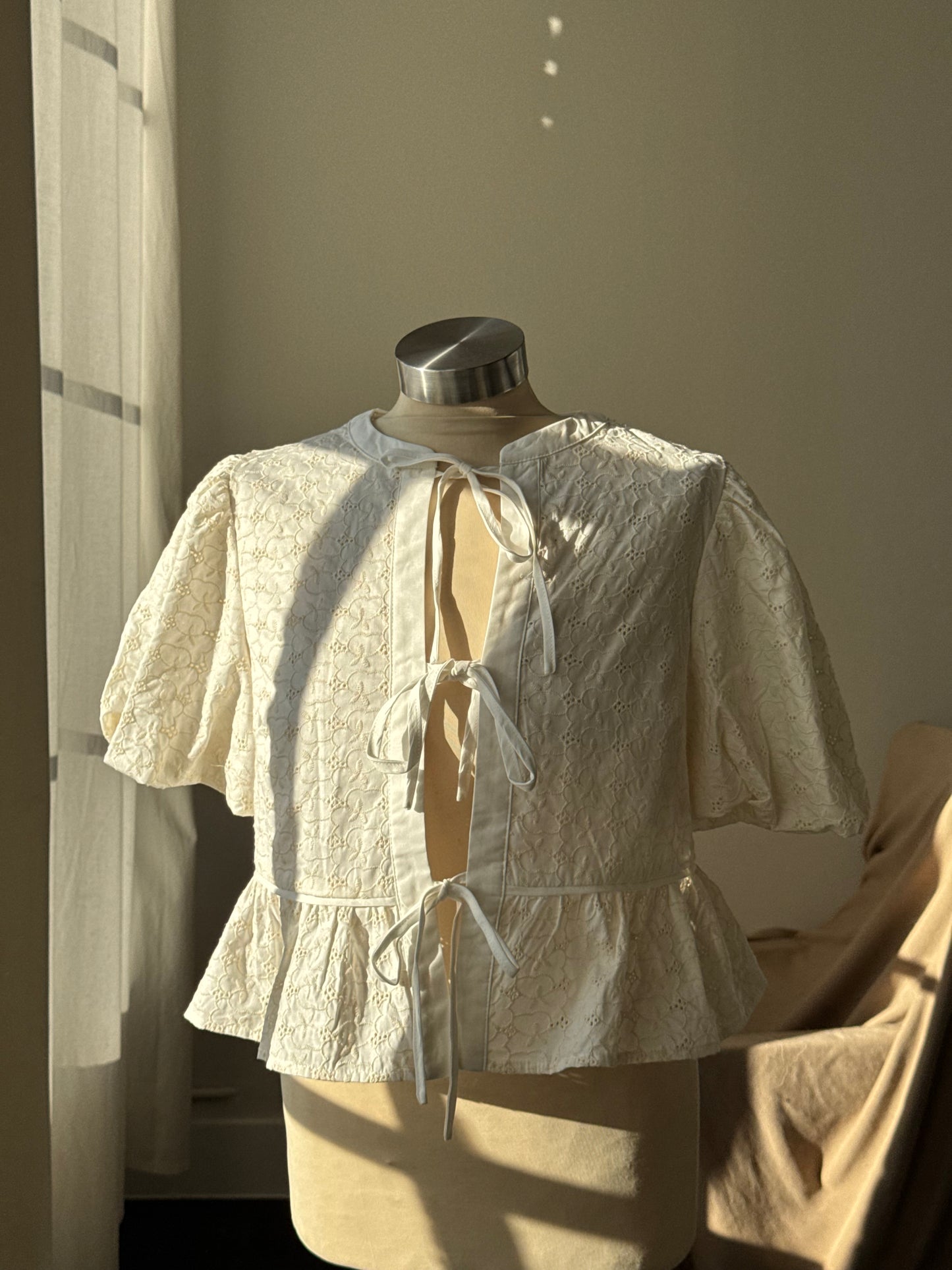 Cindy Cotton Puff Sleeve Embroidered Tie Front Top In Ivory