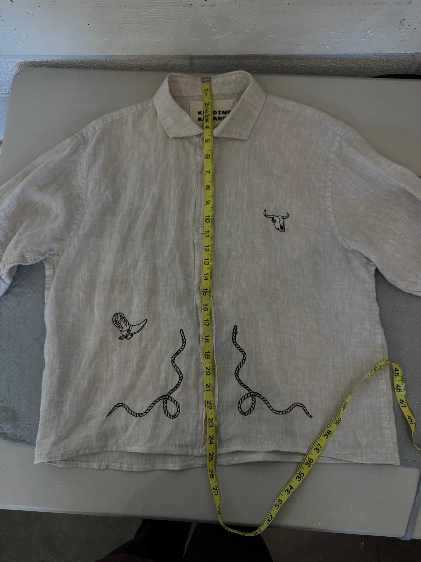 Judy Handcrafted Sad Songs Cropped Linen Button Down Short Sleeve In Natural