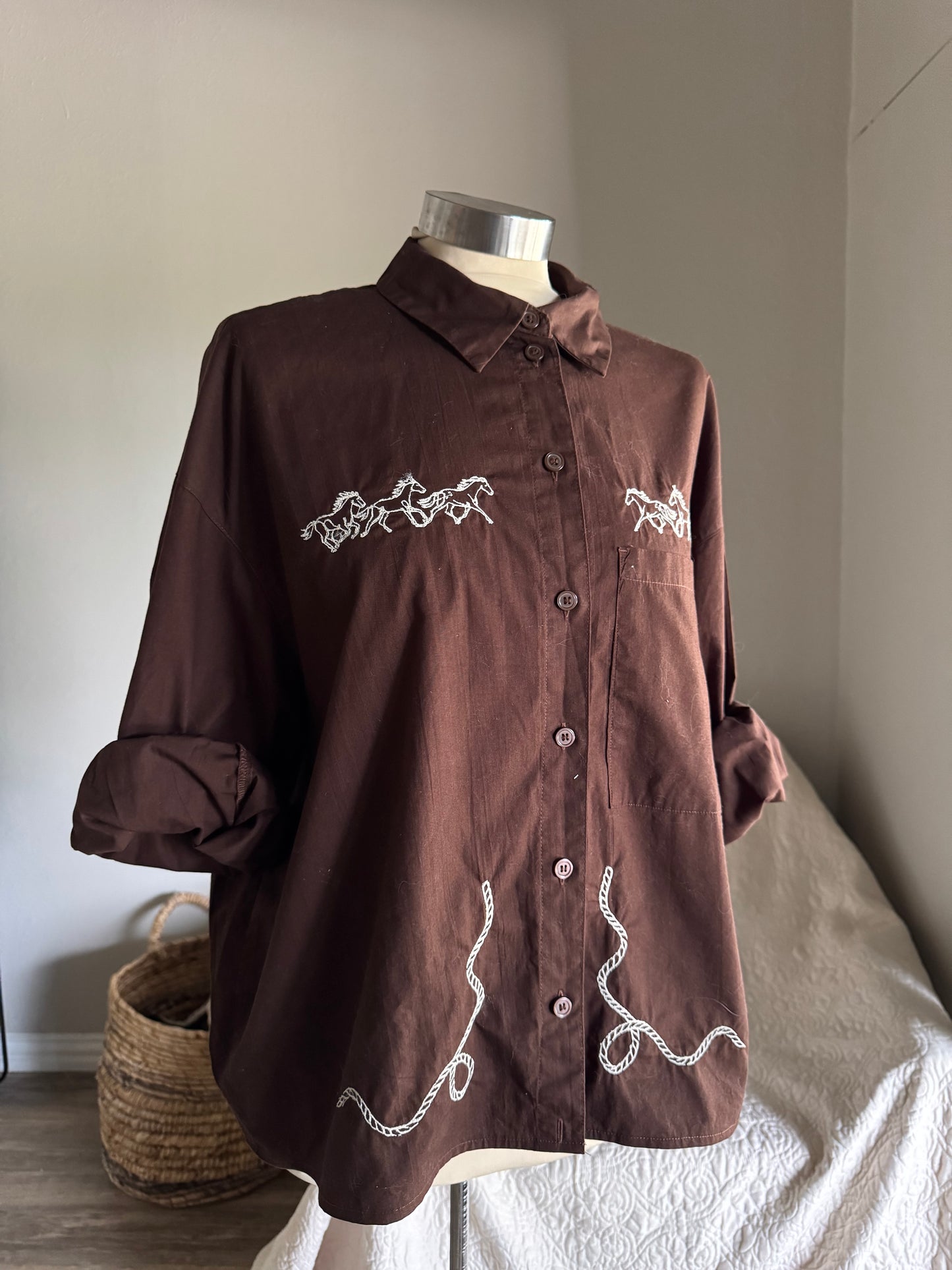 Lawrence Handcrafted Cropped Cotton Button Down Long Sleeve In Chocolate