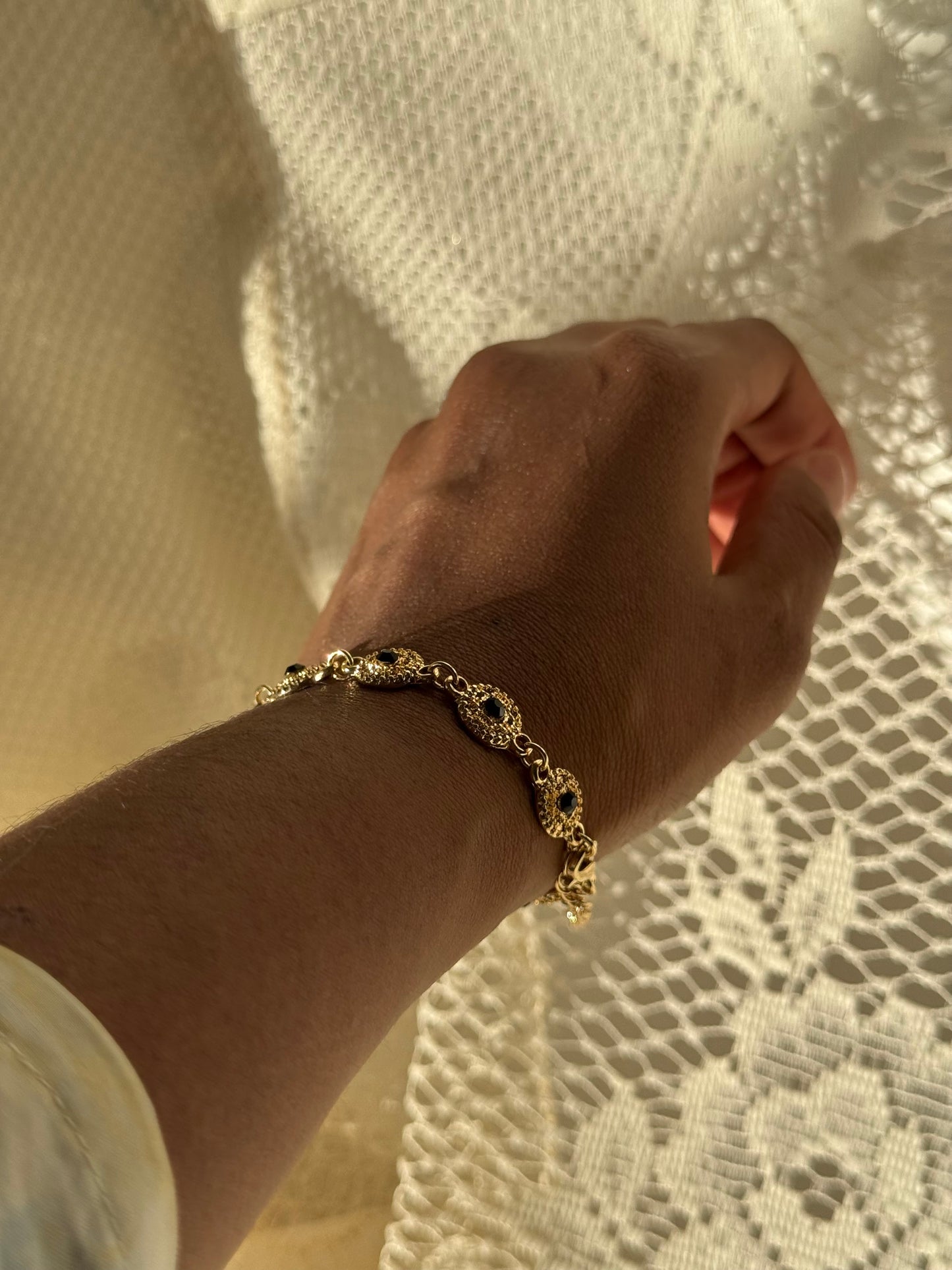 Phoebe Classic Ebony Stone Charm Bracelet In Gold￼