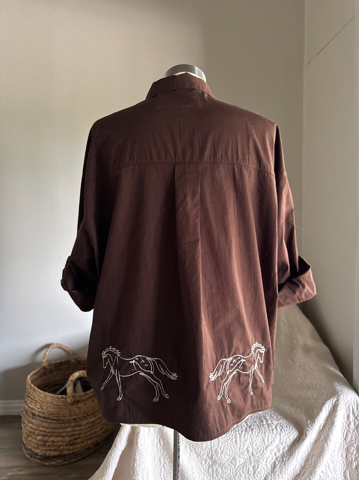 Lawrence Handcrafted Cropped Cotton Button Down Long Sleeve In Chocolate