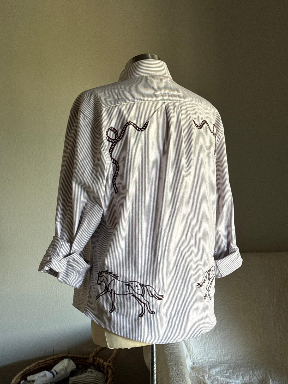 Lawrence Handcrafted Cropped Embroidered Button Down