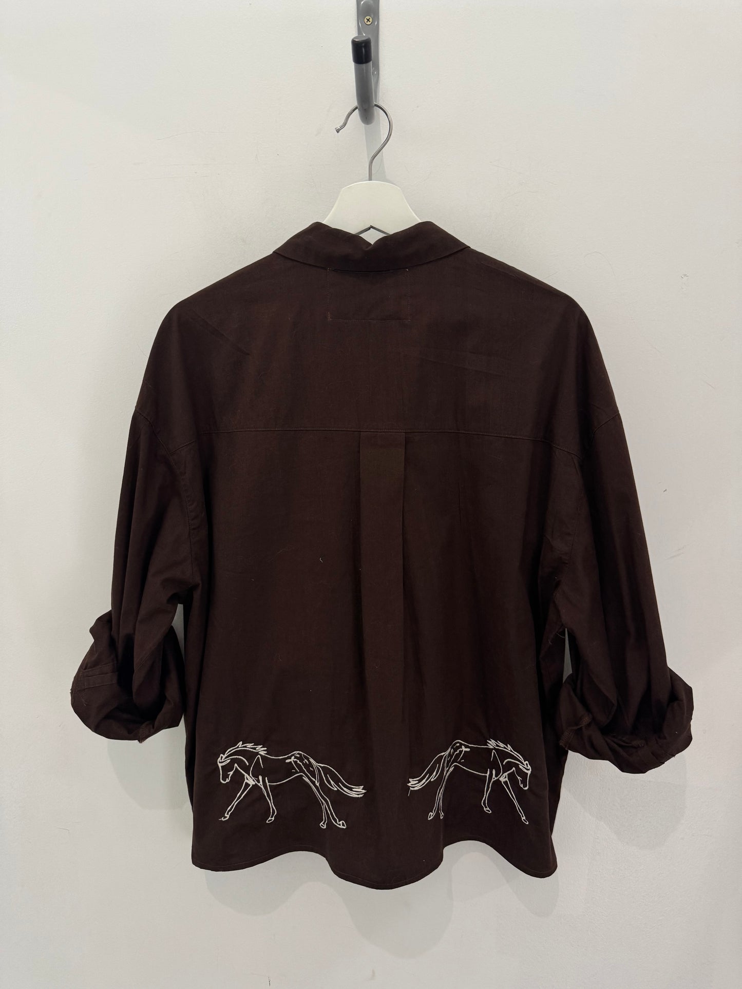 Lawrence Handcrafted Cropped Cotton Button Down Long Sleeve In Chocolate
