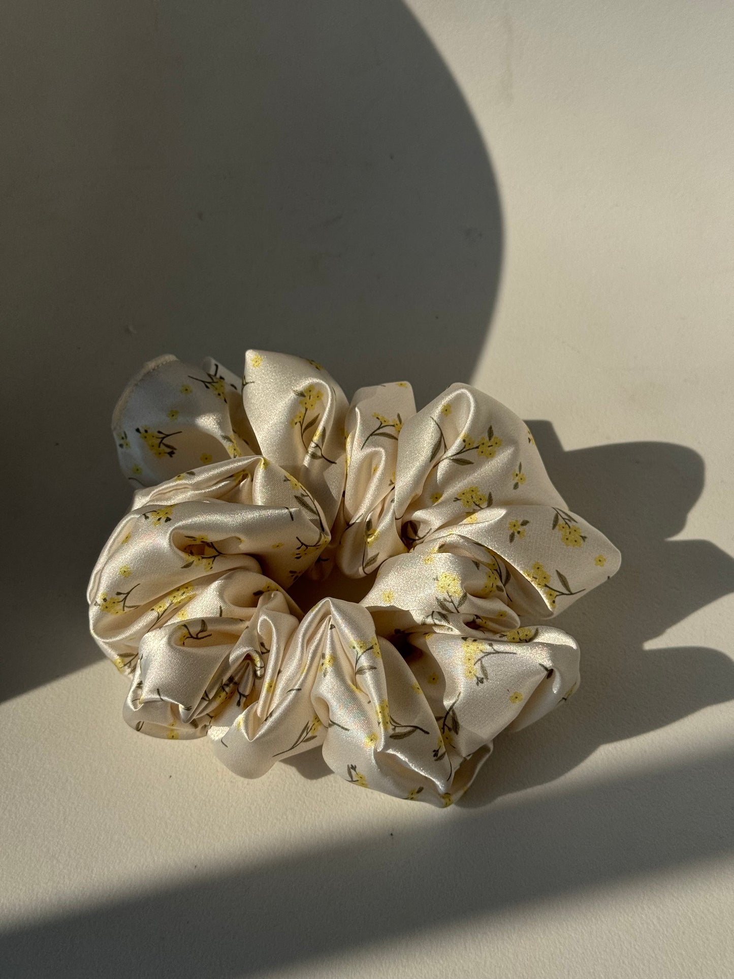 Susan Satin Handcrafted Texas Sized Scrunchie In Wild Daisies