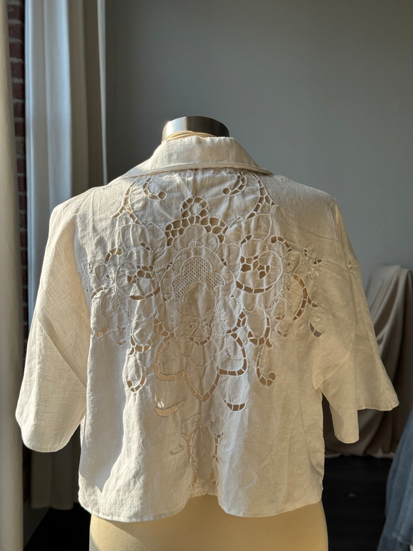 Judy Handcrafted Vintage Tie Front Top In Linen