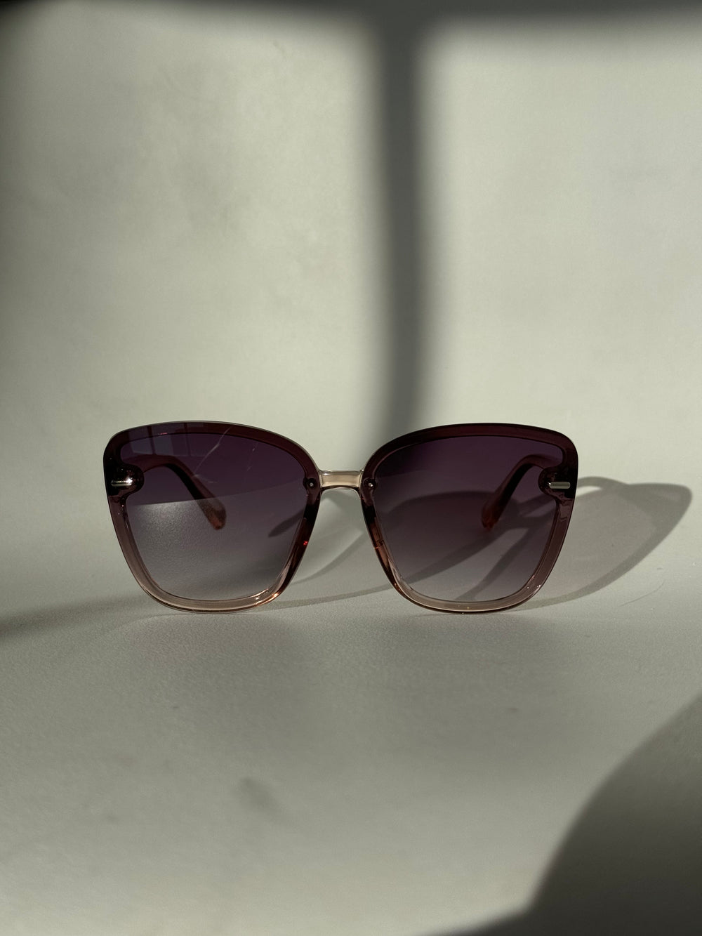 Cherie 70s Style Sunglasses In Taupe