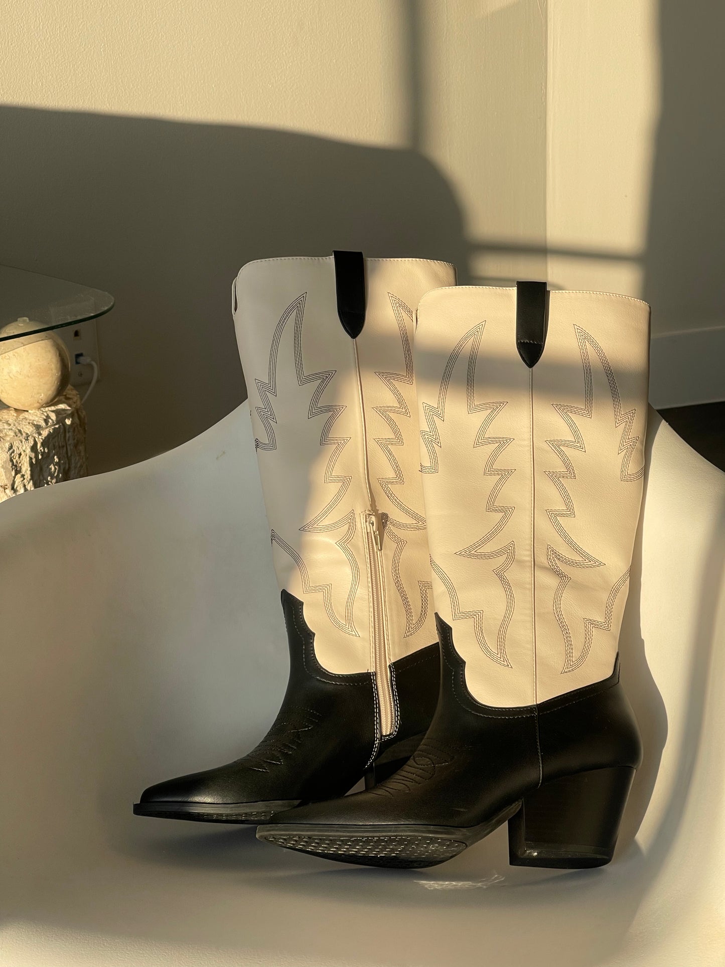 Abilene Classic Two Tone Cowboy Boots In Black & Ivory