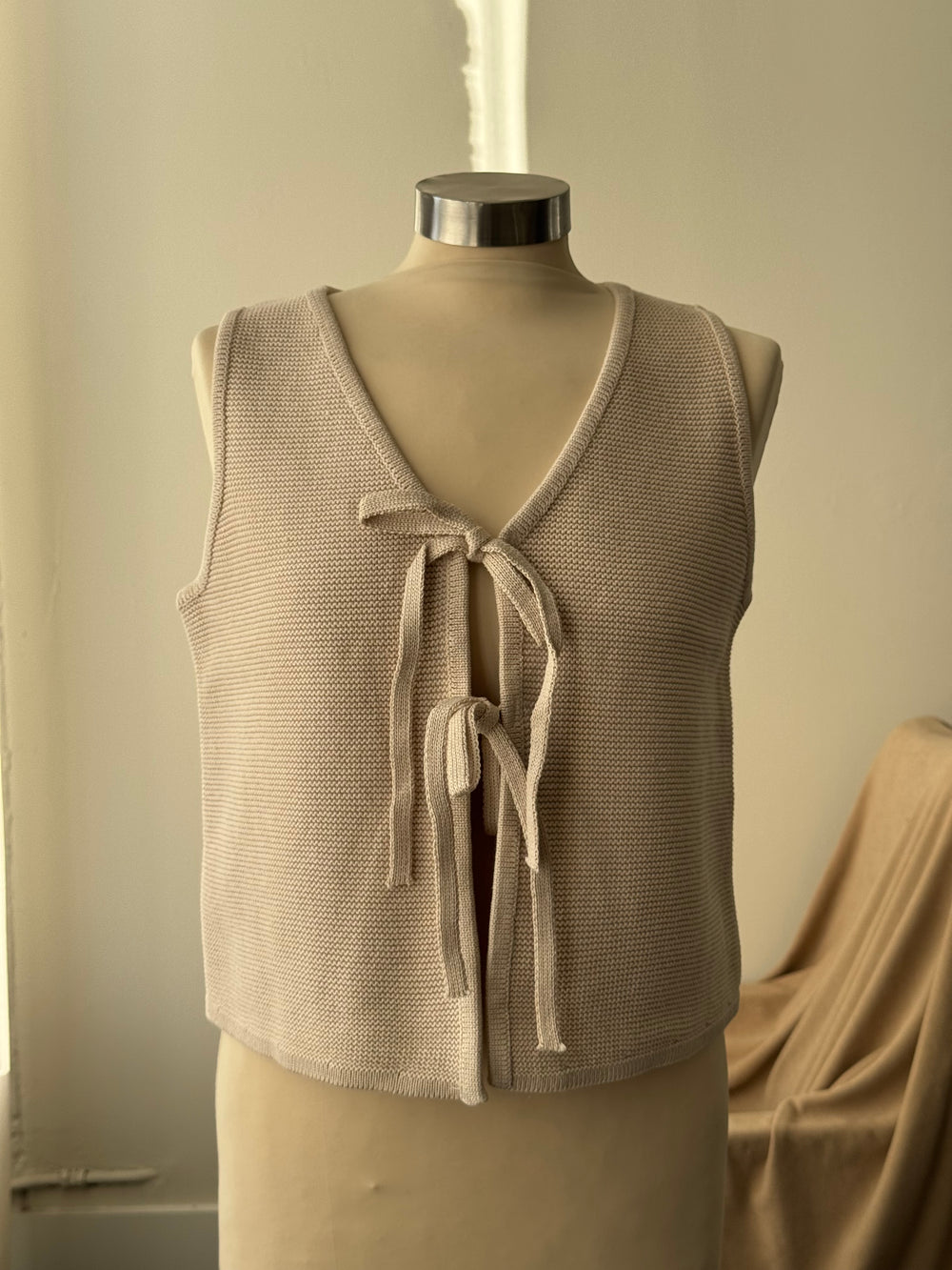 Nancy Cotton Tie Front Vest In Taupe