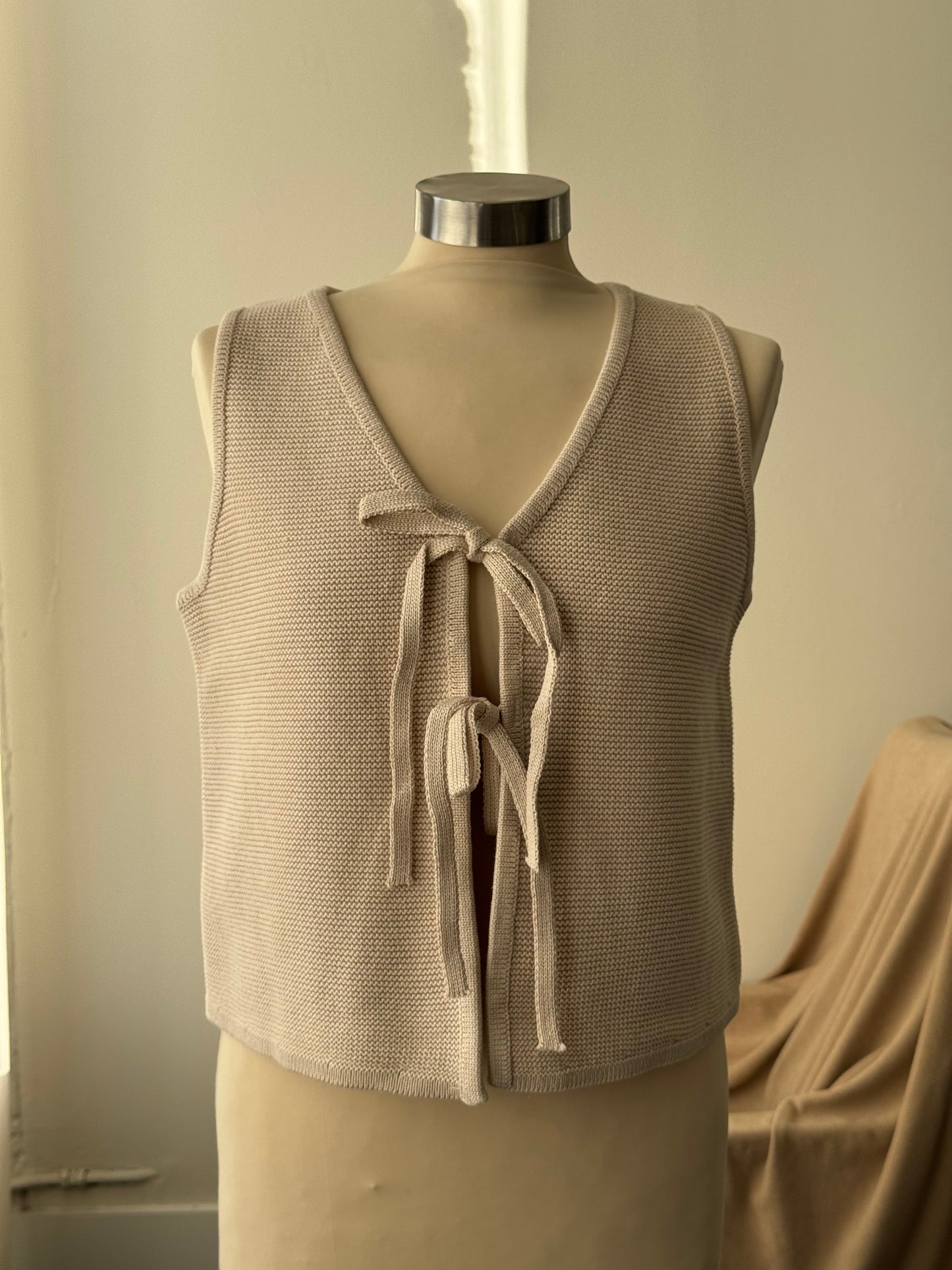 Nancy Cotton Tie Front Vest In Taupe ￼