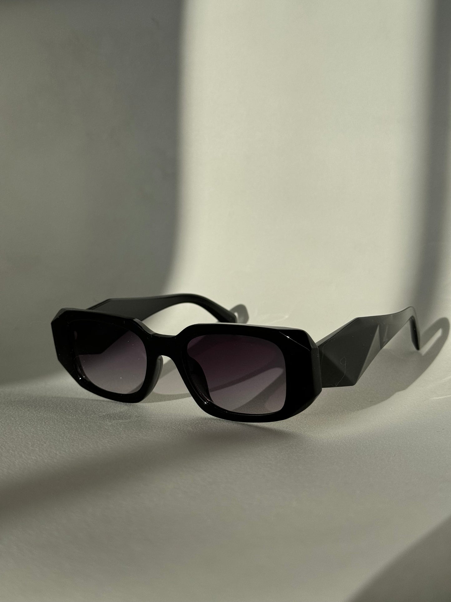 Tammy Square & Geo Sunglasses In Black