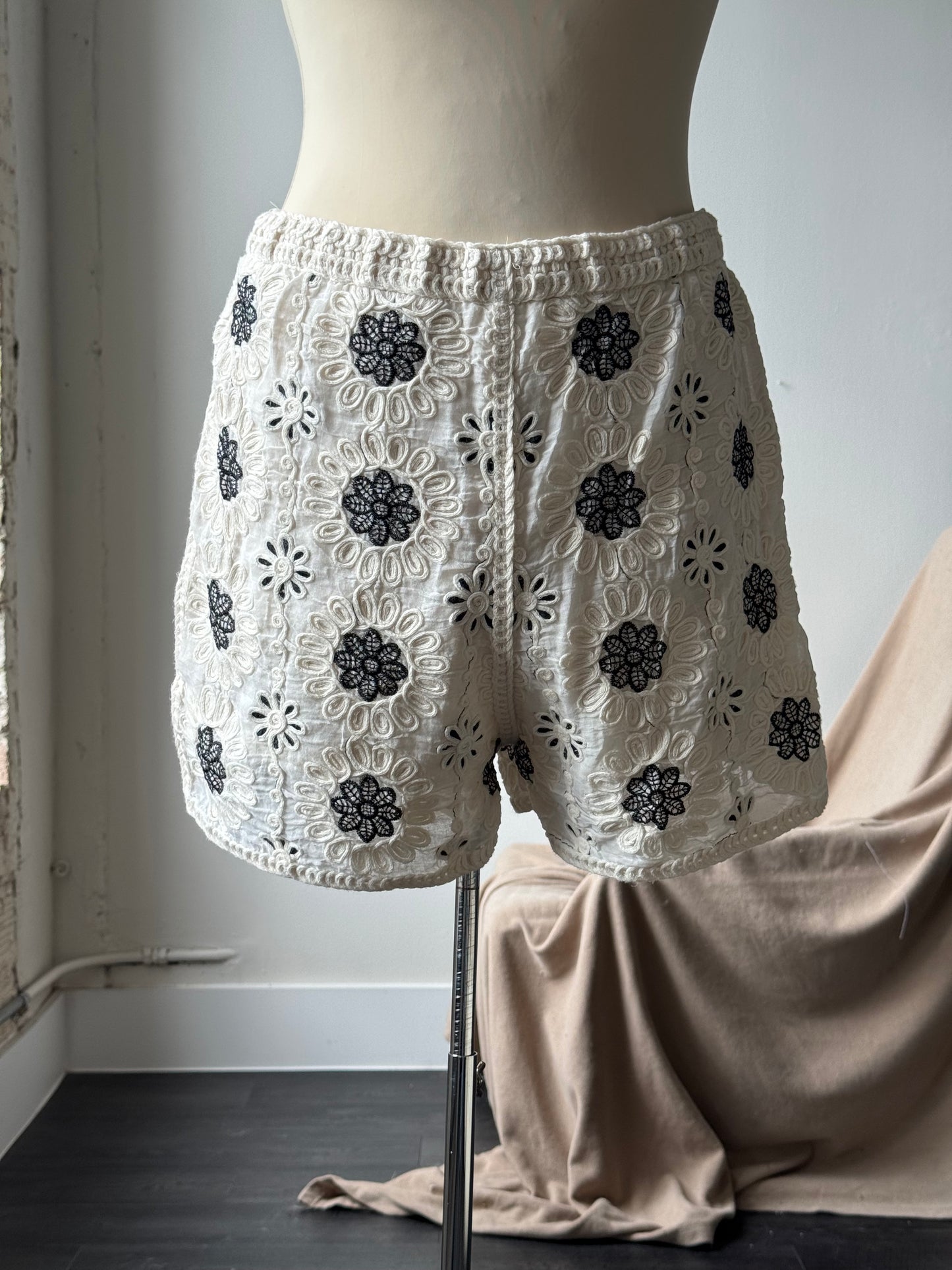 Monique Cotton Crochet Embroidered Appliqué Shorts In Natural