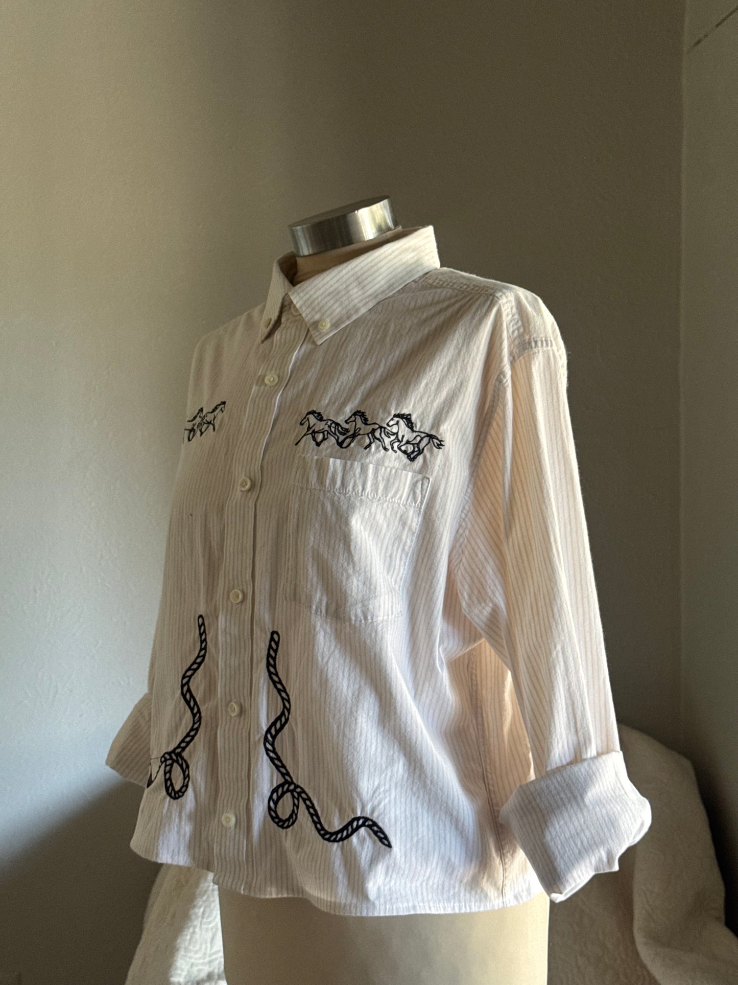 Lawrence Handcrafted Embroidered Cropped Button Down
