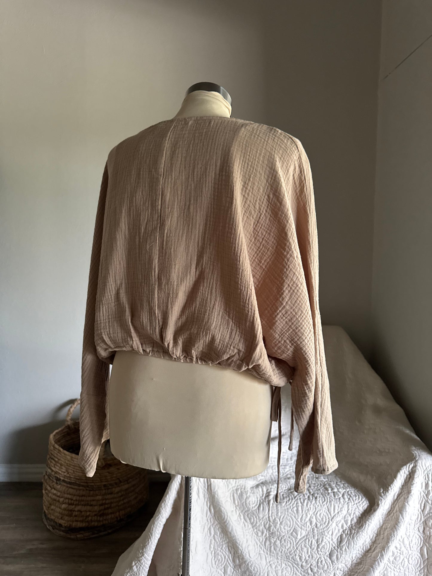 Marsha Cotton Gauze Cropped Kimono Style Top In Taupe