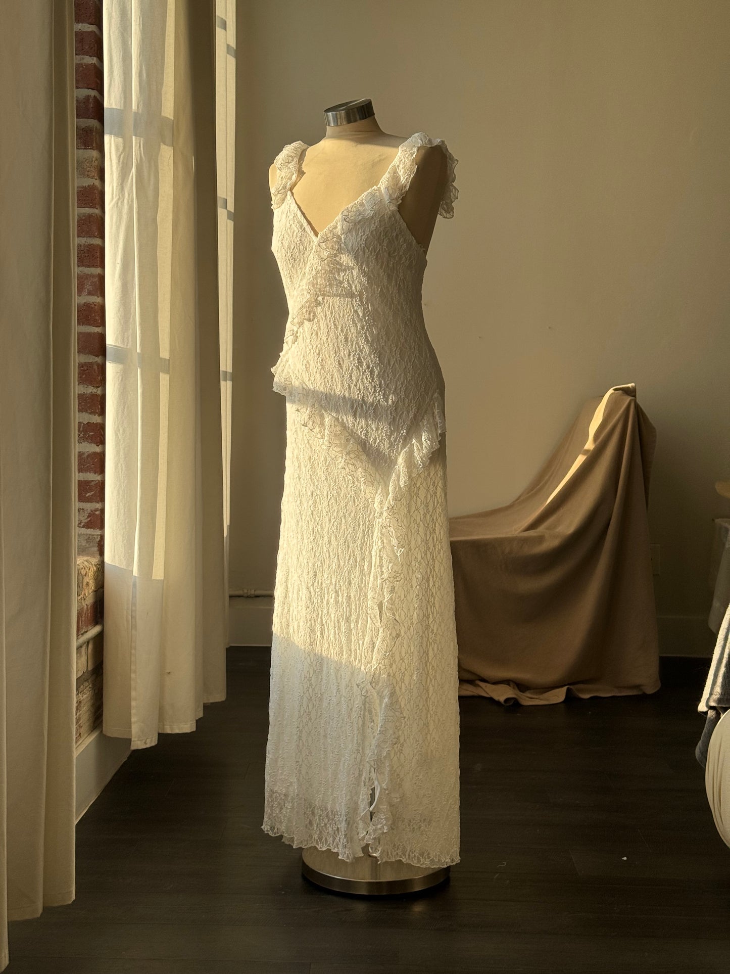 Gladys Lace Ruffle Maxi Dress In Ivory￼