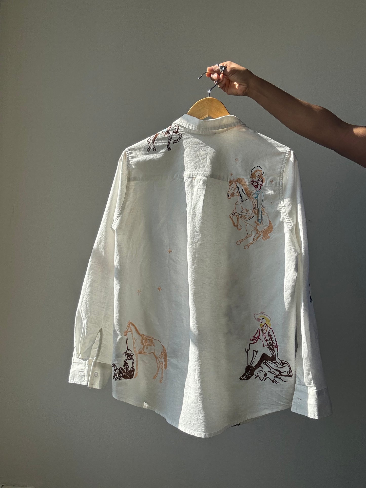 Llewellyn Cotton & Linen Embroidered Cowgirl Button Down