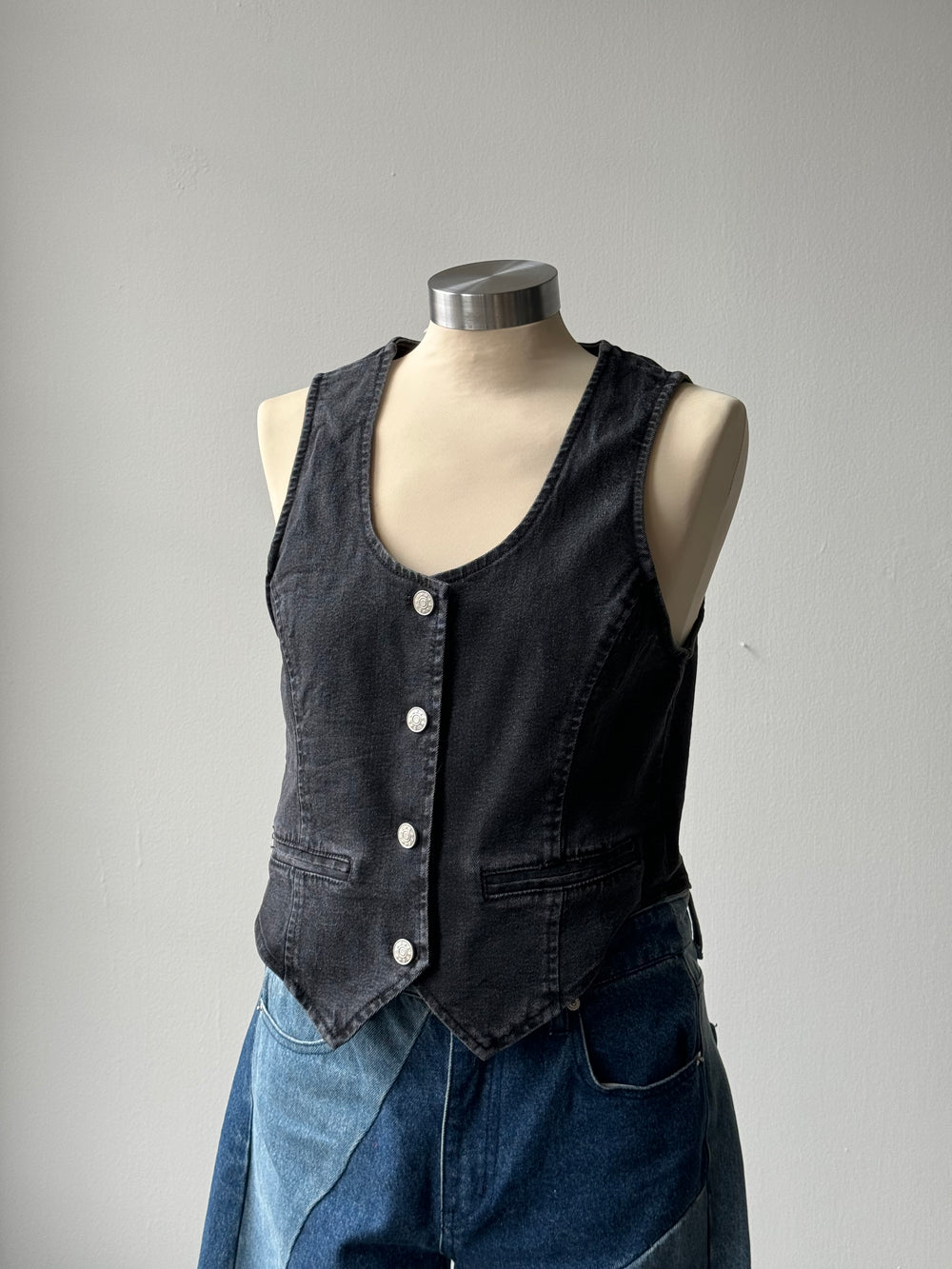 Judith Classic Western Style Low Neck Denim Vest In Ash Black