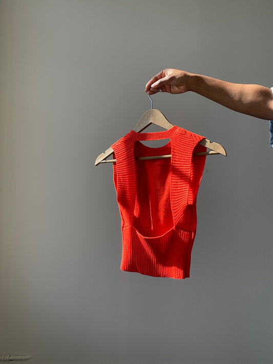 Chelsea Open Back Cropped Sweater Vest In Electric Cherry