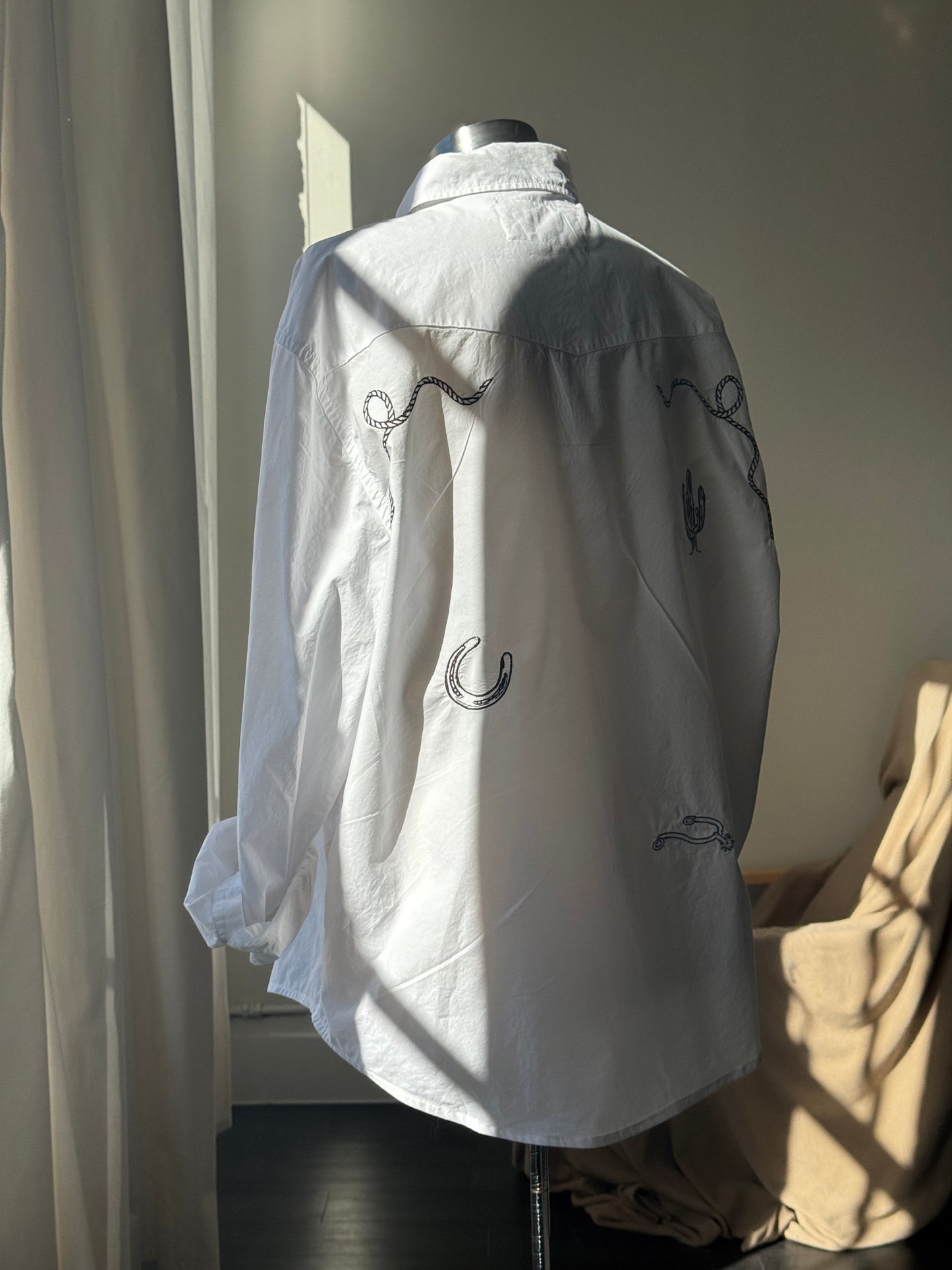 Jaxson Handcrafted Embroidered Button Down In Pearl Snap