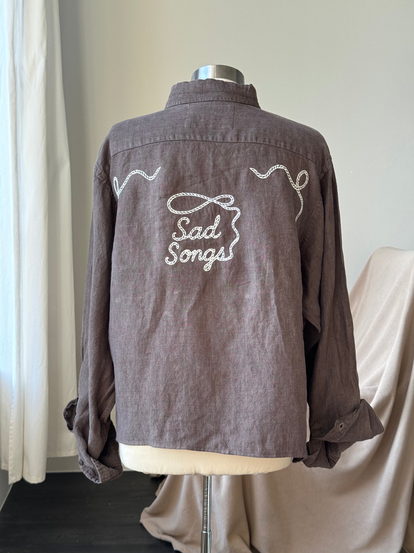 Judy Handcrafted Sad Songs Cropped Linen Button Down