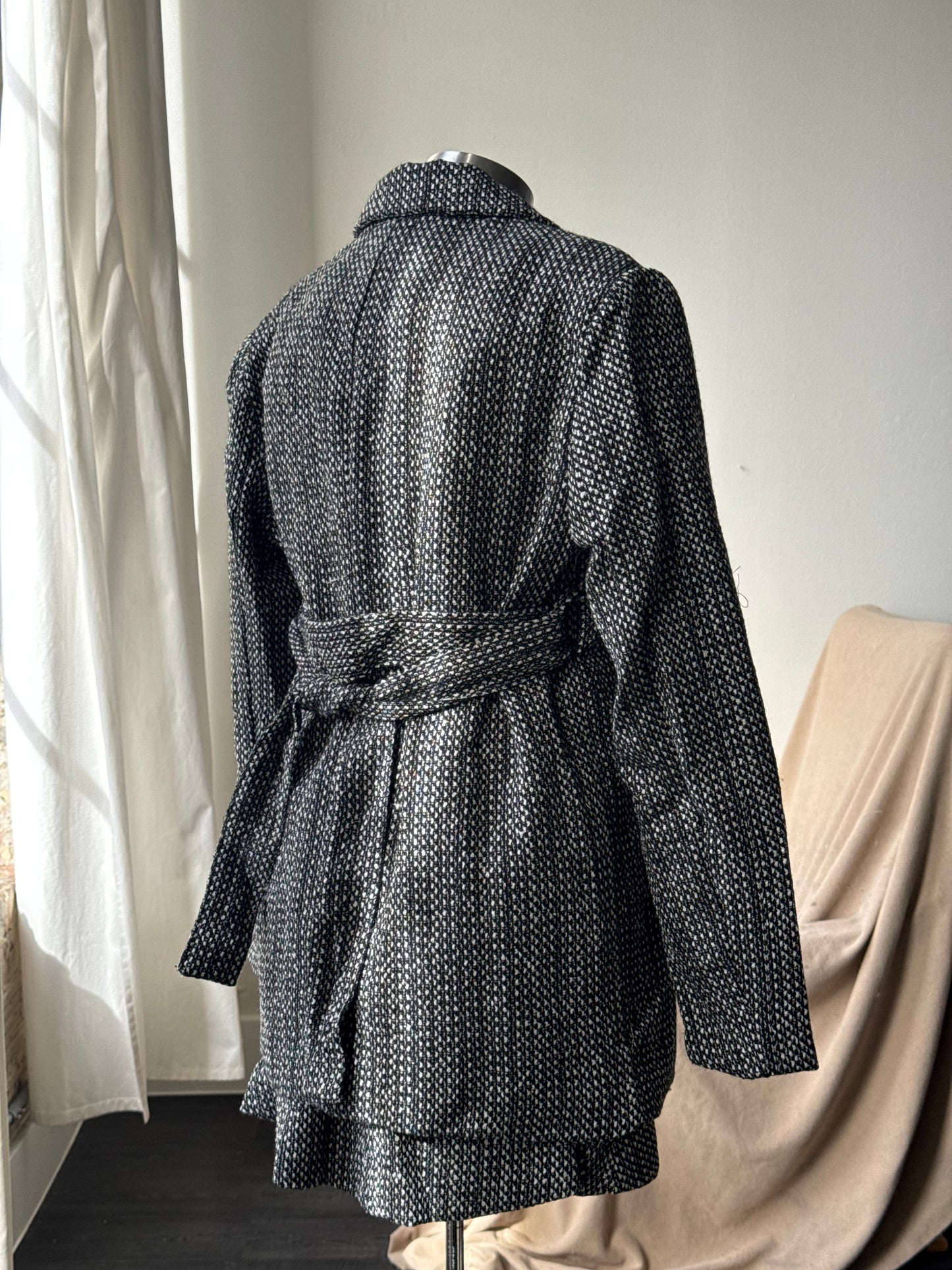 Braxton Classic Tweed Tailored Jacket In Black