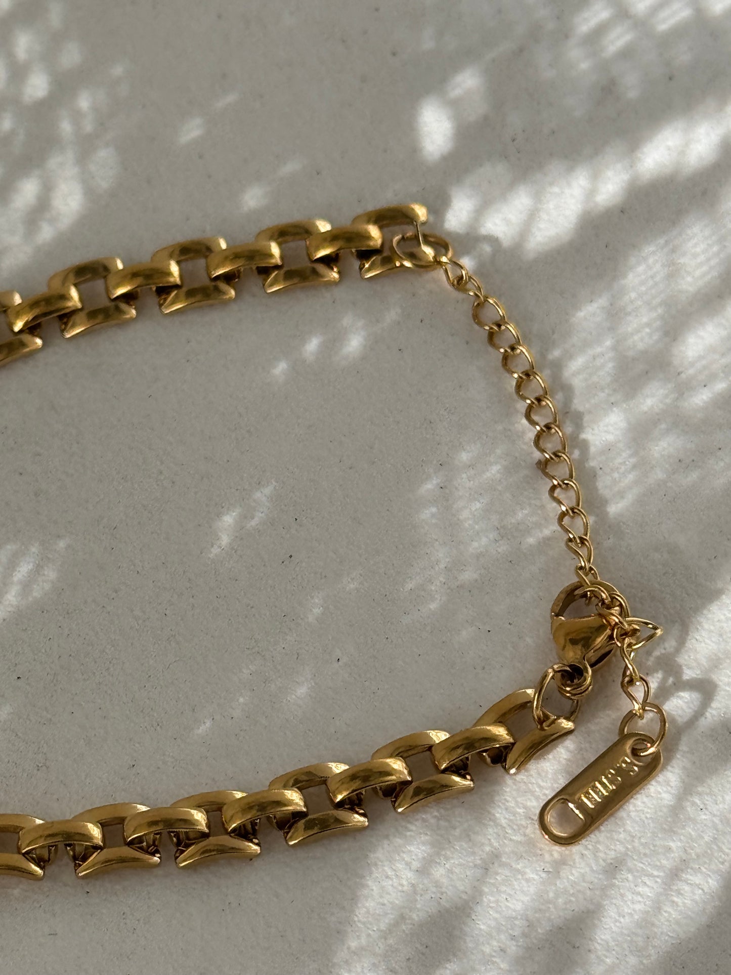 Amber 18k Stainless Steel Waterproof Link Chain Bracelet In Gold