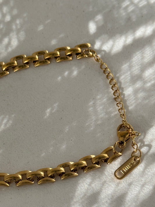 Amber 18k Stainless Steel Waterproof Link Chain Bracelet In Gold