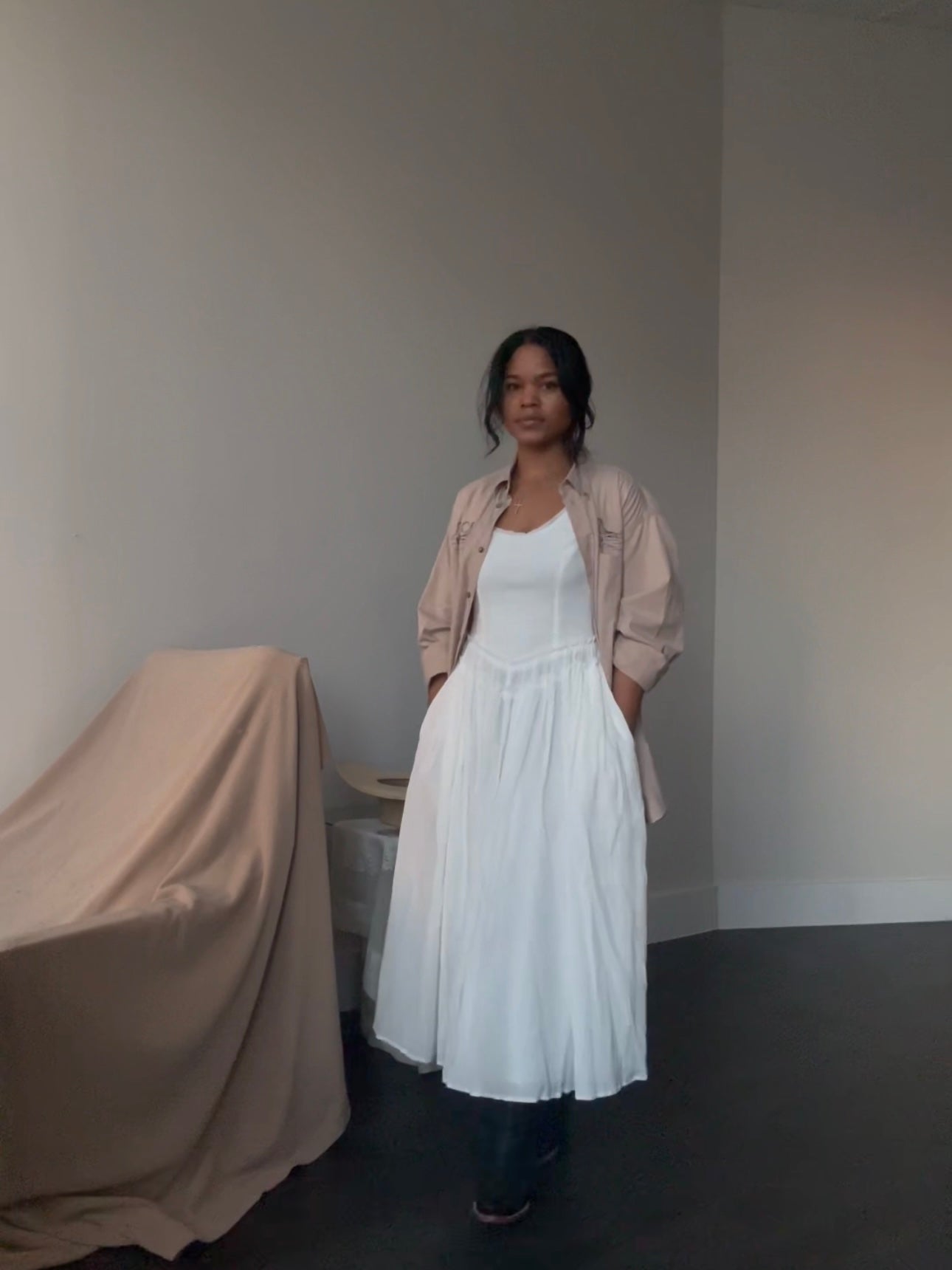 Victoria V Waist Cotton Maxi Dress In White￼