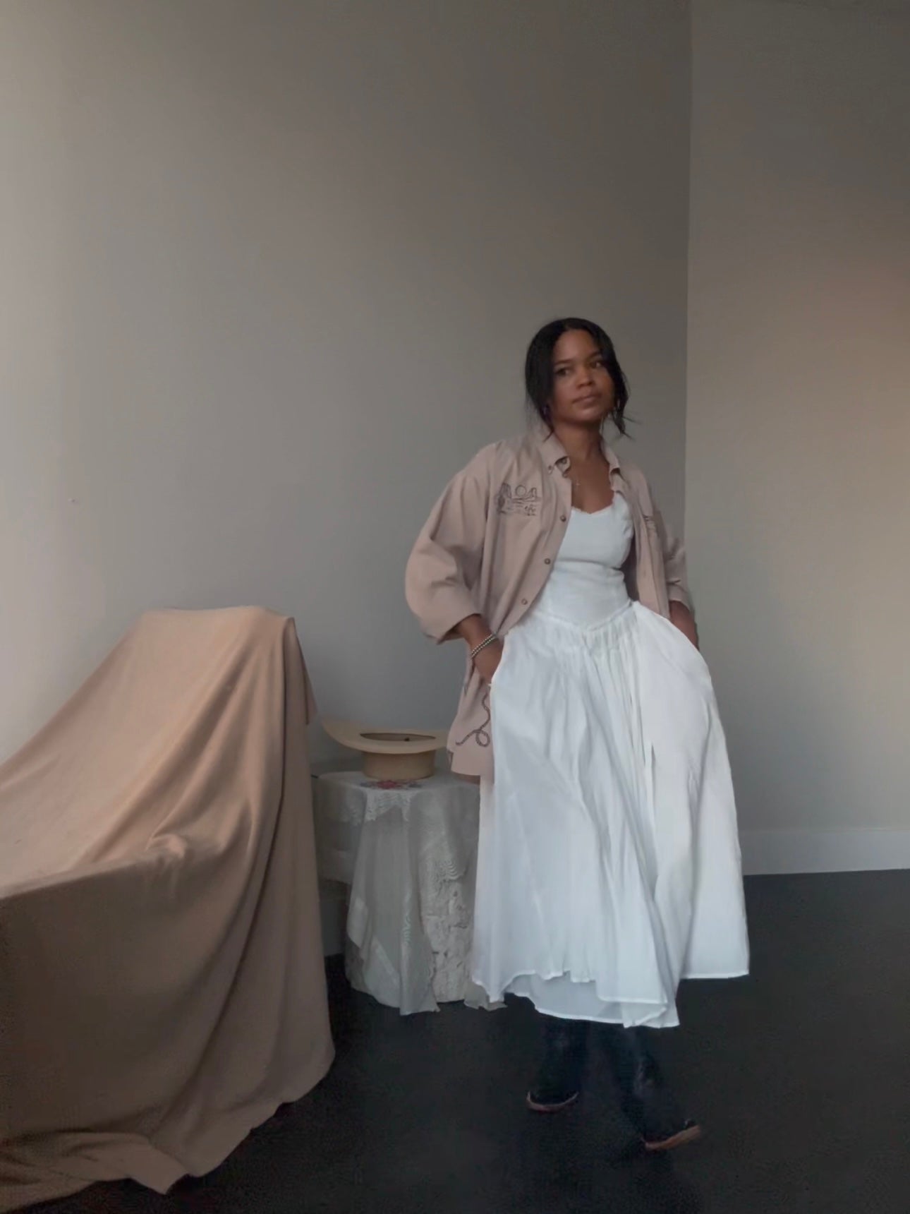 Victoria V Waist Cotton Maxi Dress In White￼