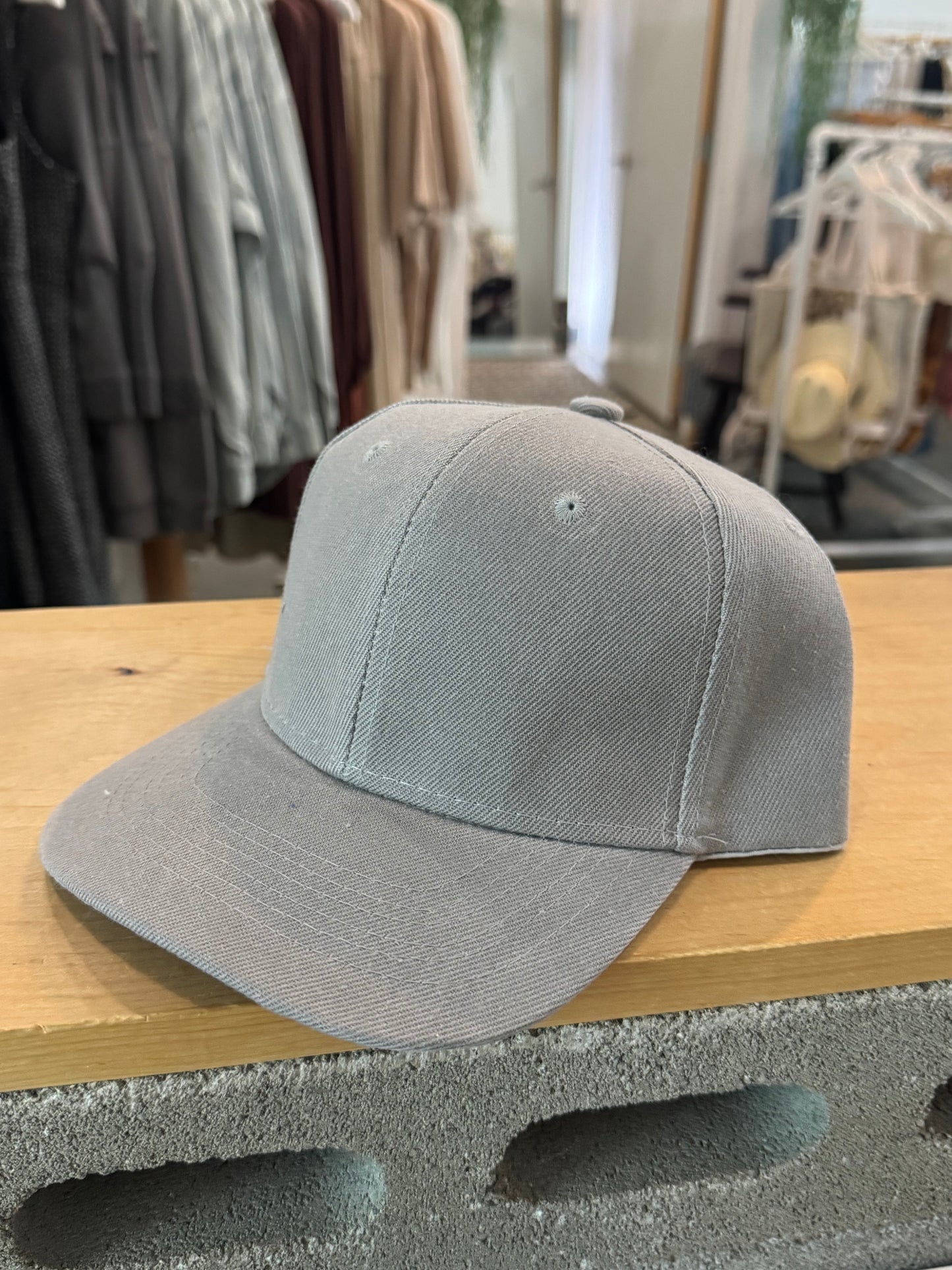 Keaton Baseball Cap In Grey