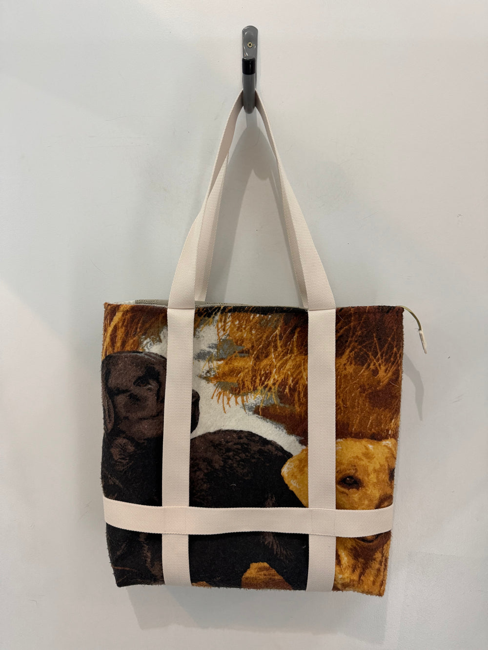 Magnus Vintage Handcrafted Tote Hat Holder Bag