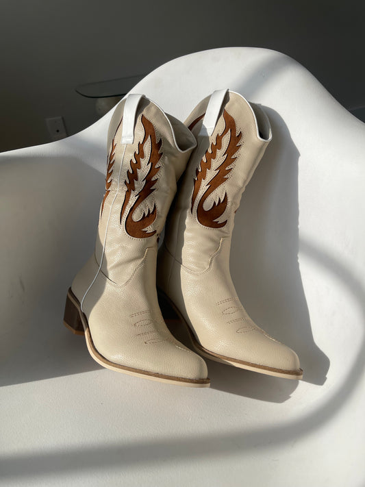 Wesley Classic Western Style Cowboy Boot In Taupe Wood