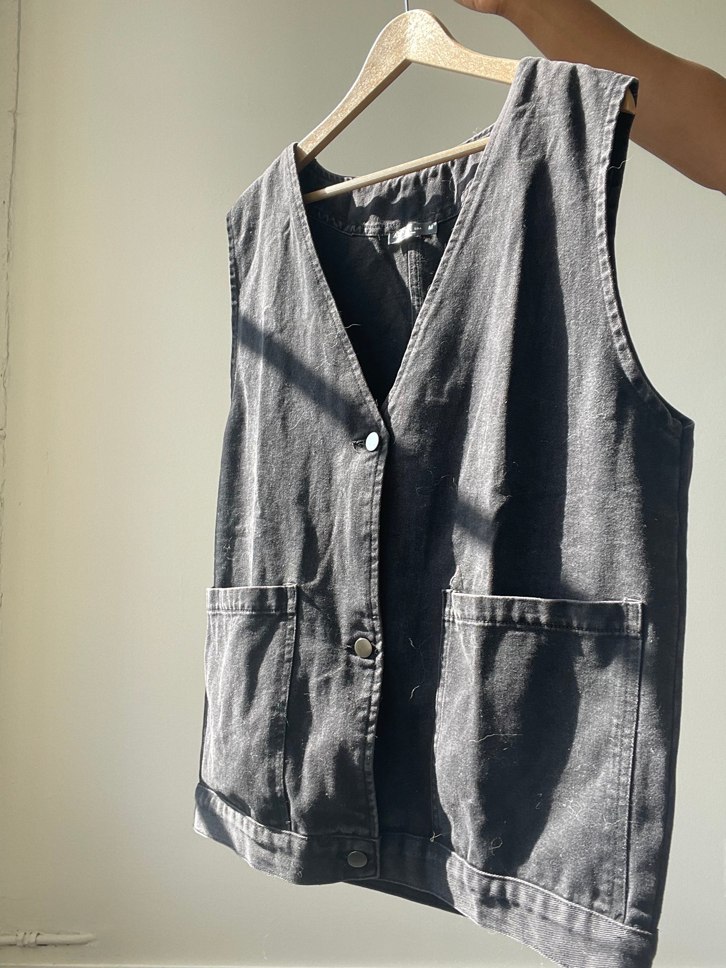 Mason Oversized Denim Vest In Vintage Black